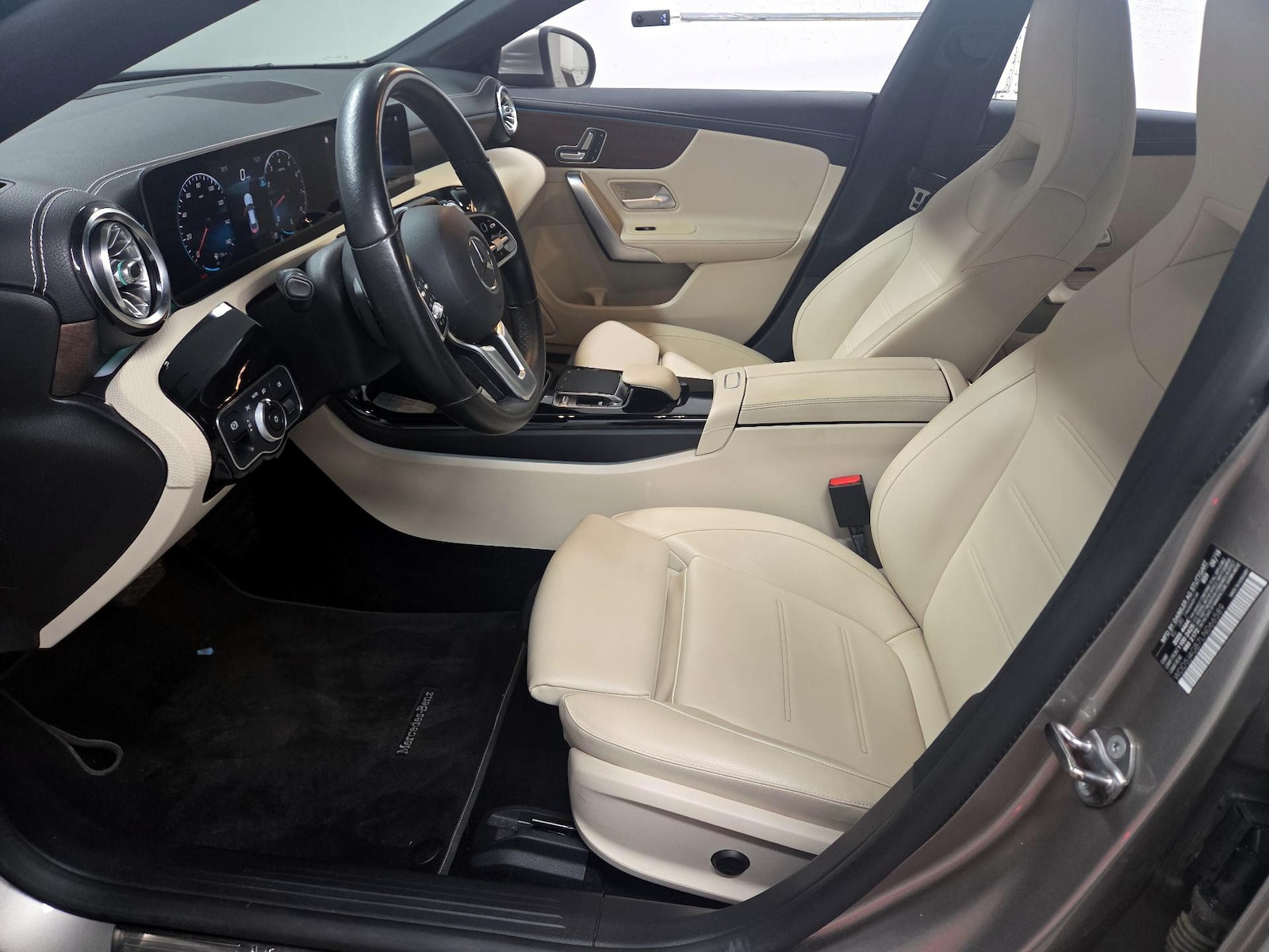 Power Seat(s) & Side Airbags