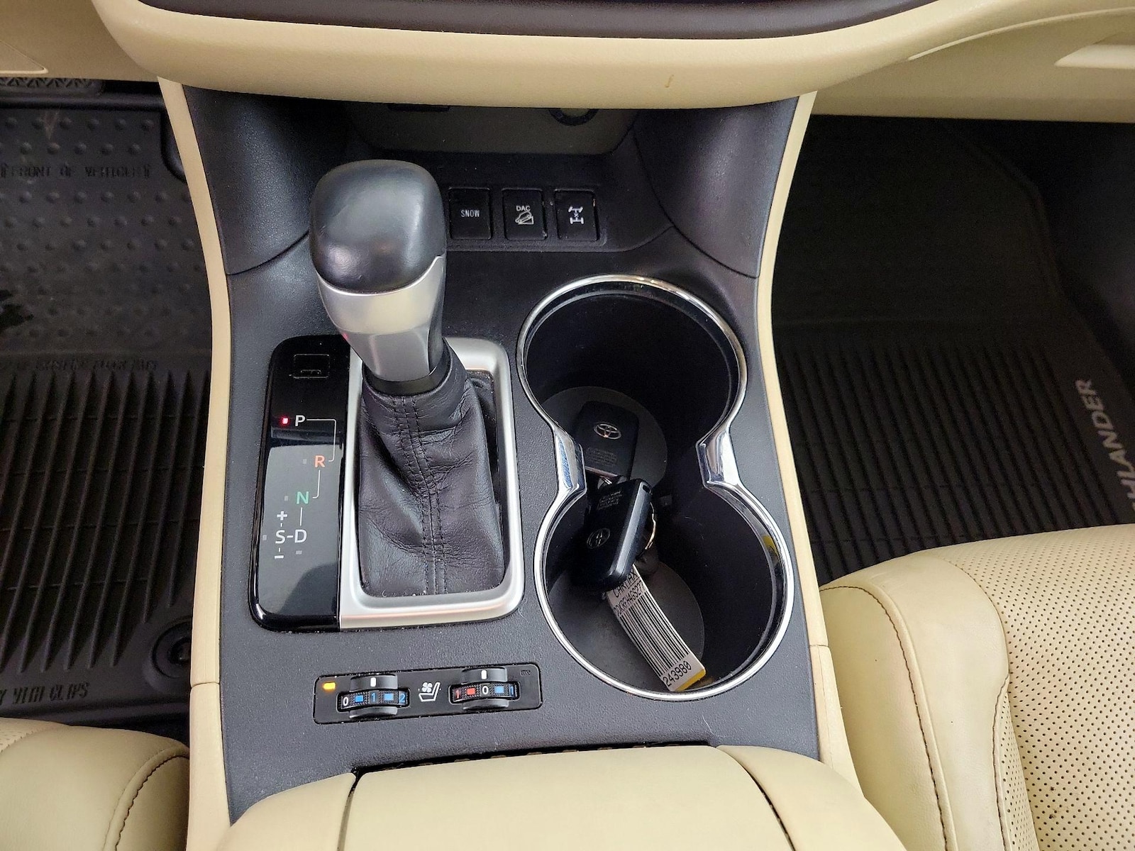 2016 Toyota Highlander Limited - Photo 18