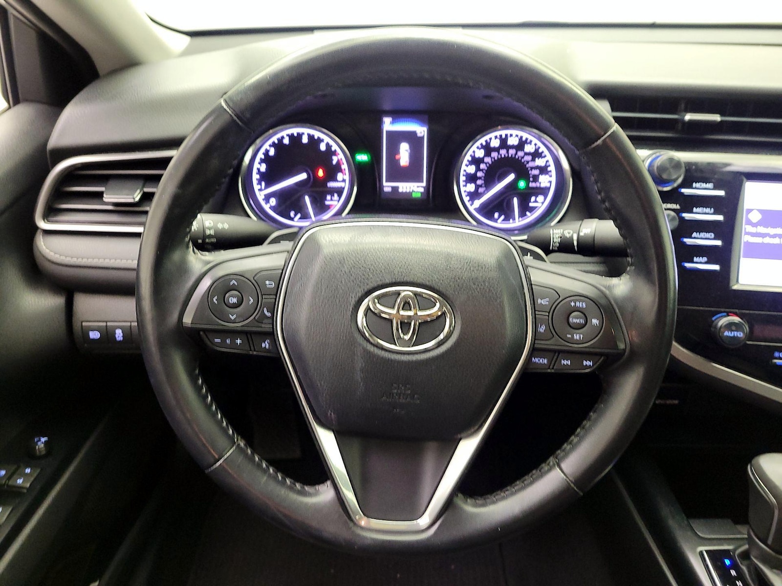 2019 Toyota Camry SE - Photo 11
