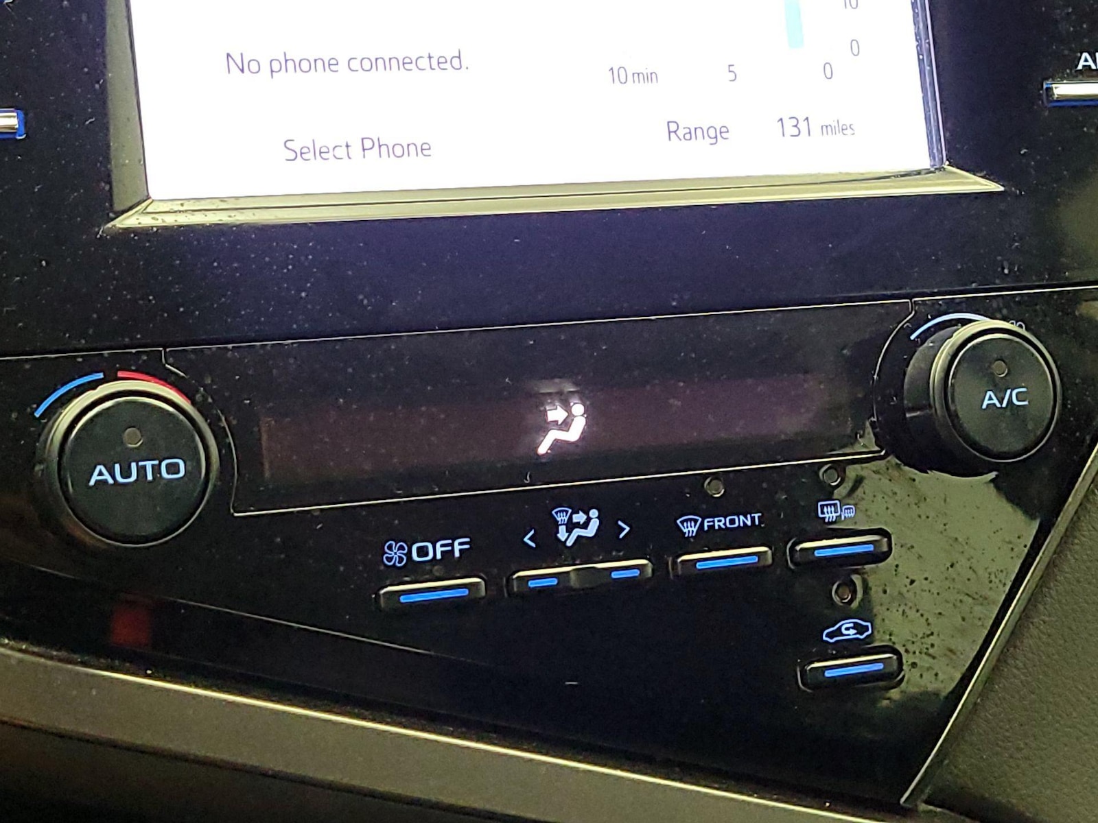 2019 Toyota Camry SE - Photo 18