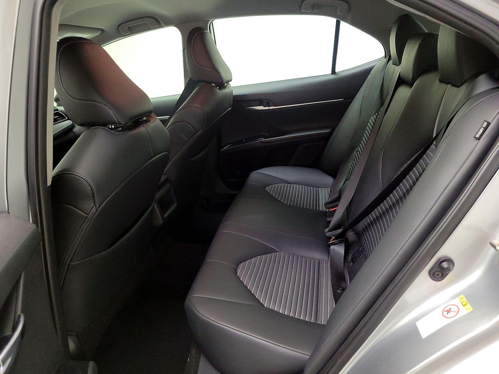 2019 Toyota Camry SE - Photo 21