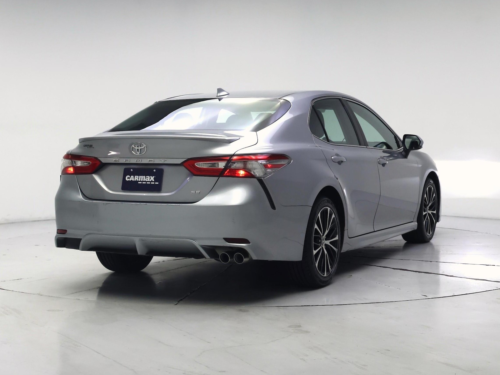 2019 Toyota Camry SE - Photo 9