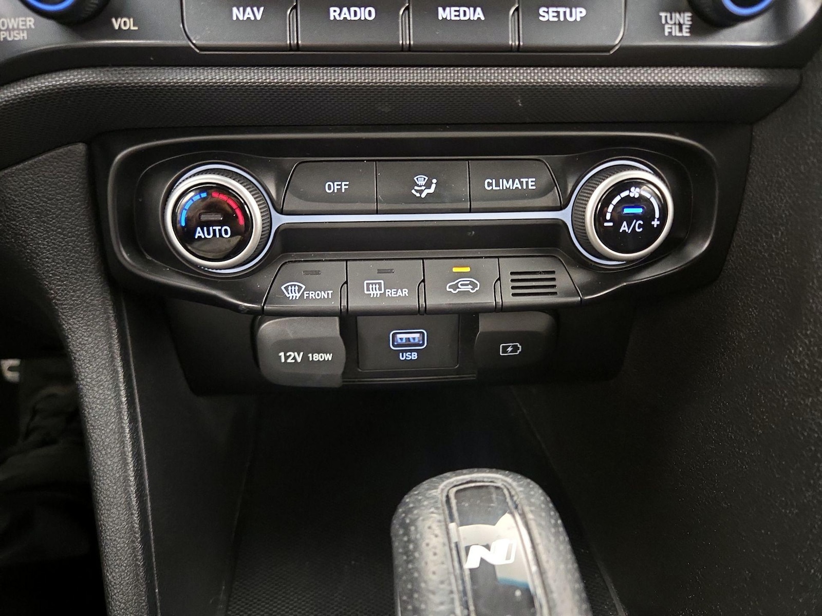 2021 Hyundai Veloster N - Photo 18