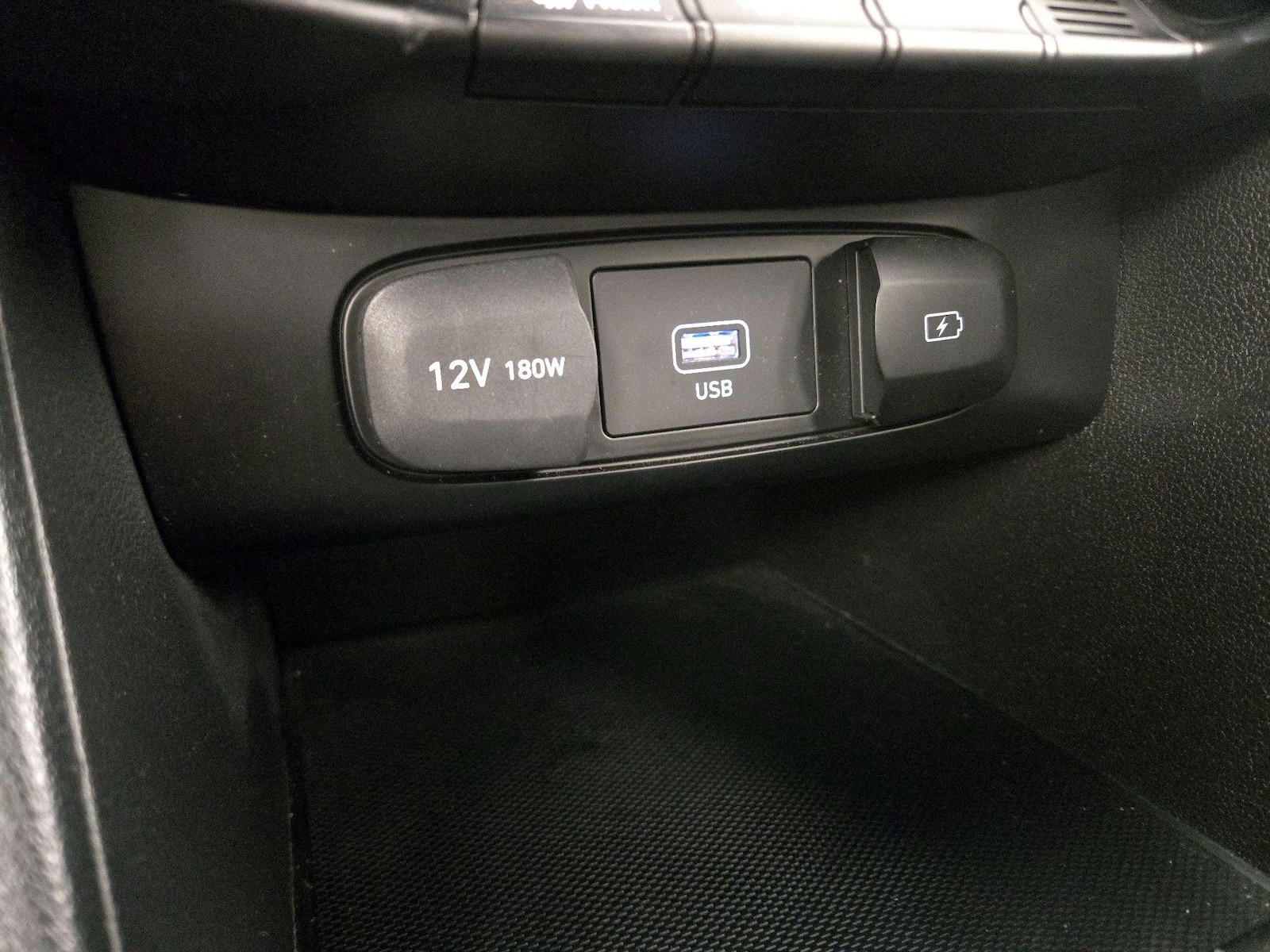 2021 Hyundai Veloster N - Photo 20