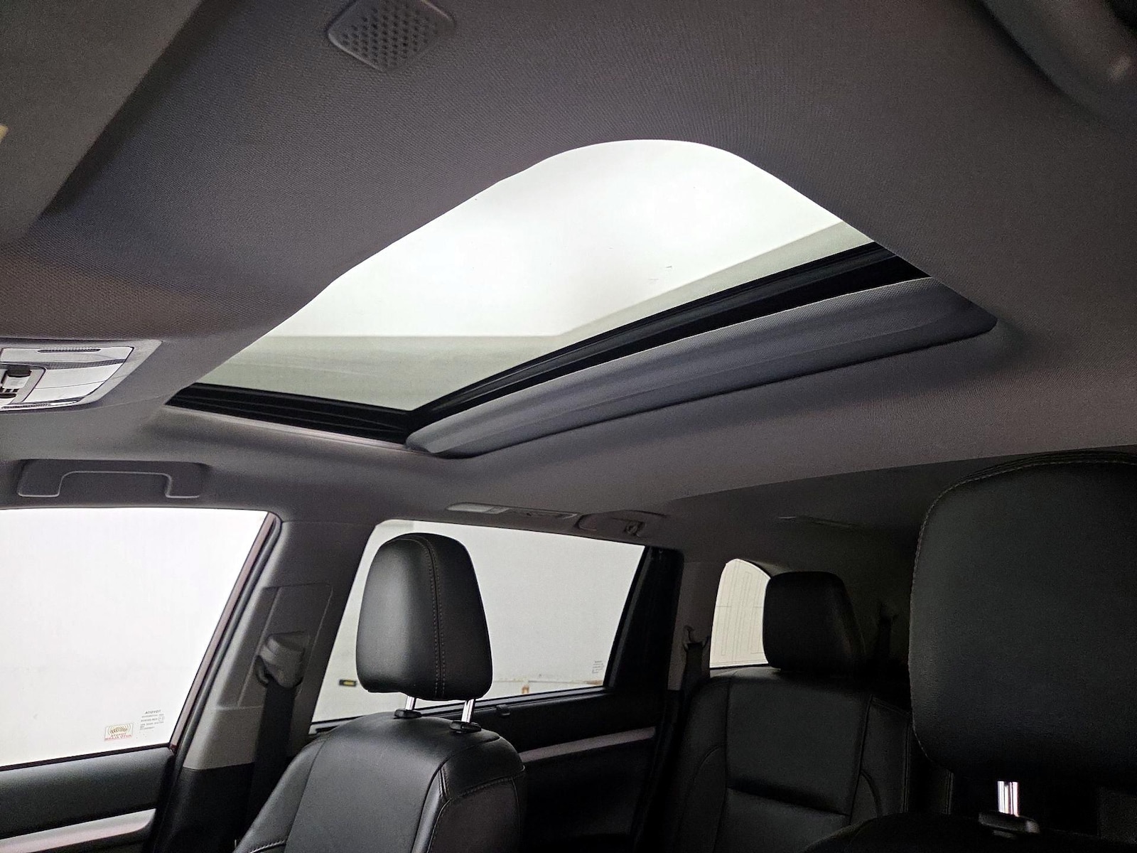 Sunroof(s) & Overhead Airbags