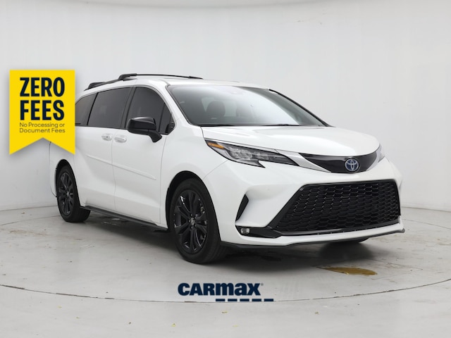 White 2022 Toyota Sienna Minivan Front-Wheel Drive Automatic