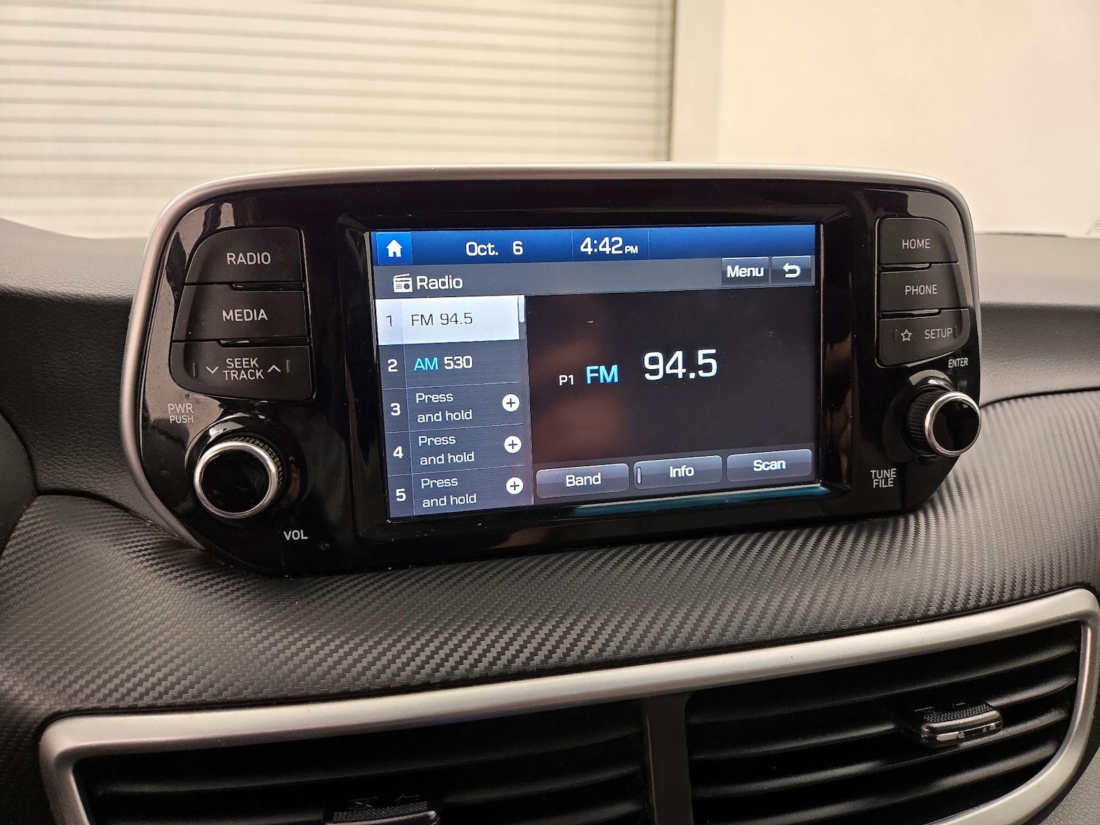 2021 Hyundai Tucson SE - Photo 16