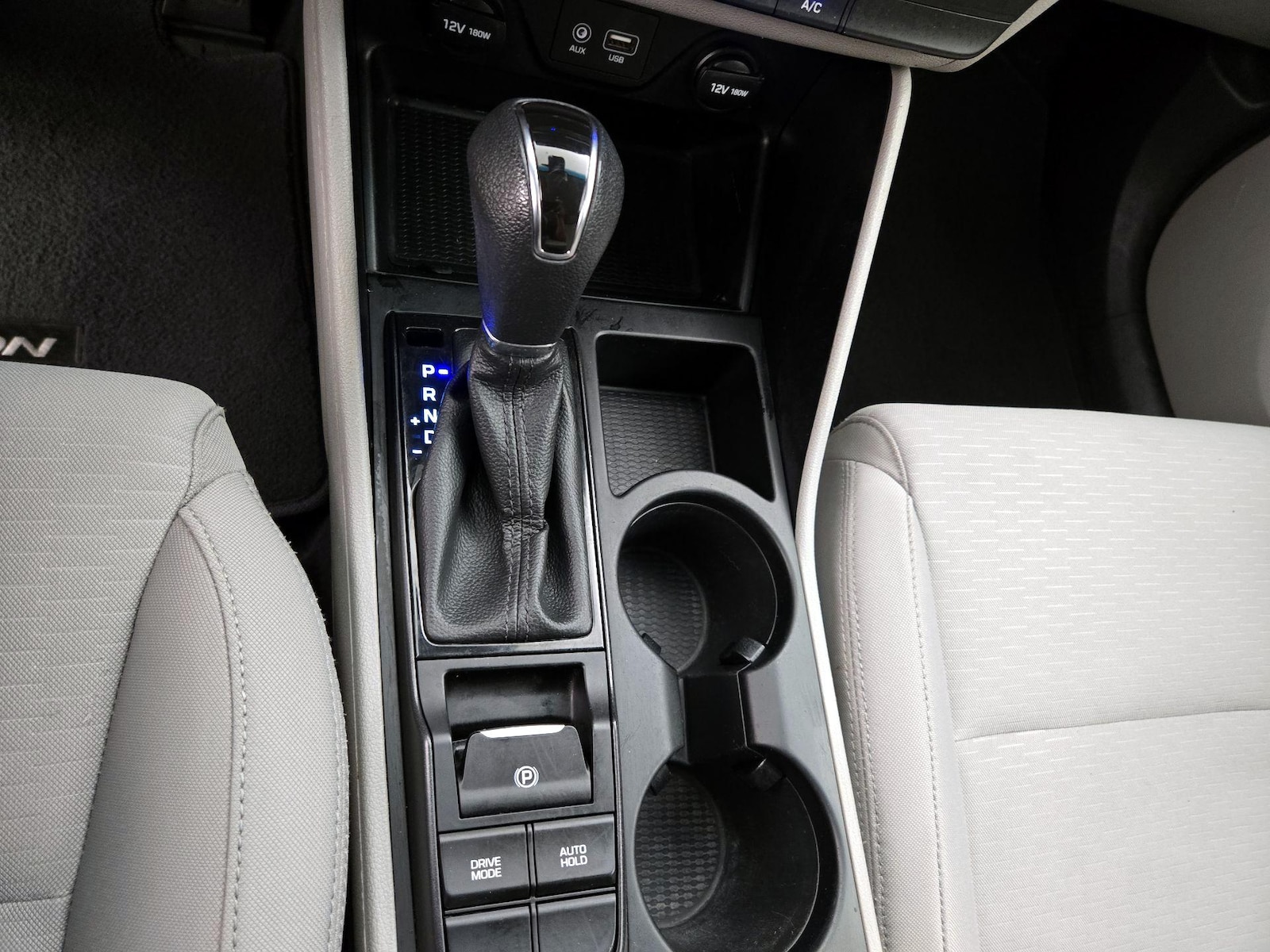2021 Hyundai Tucson SE - Photo 18