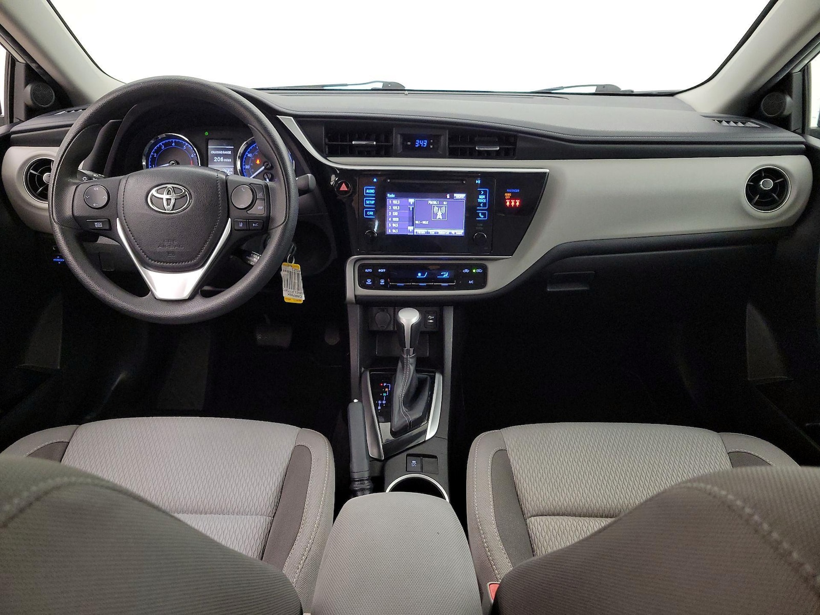 2018 Toyota Corolla LE - Photo 10