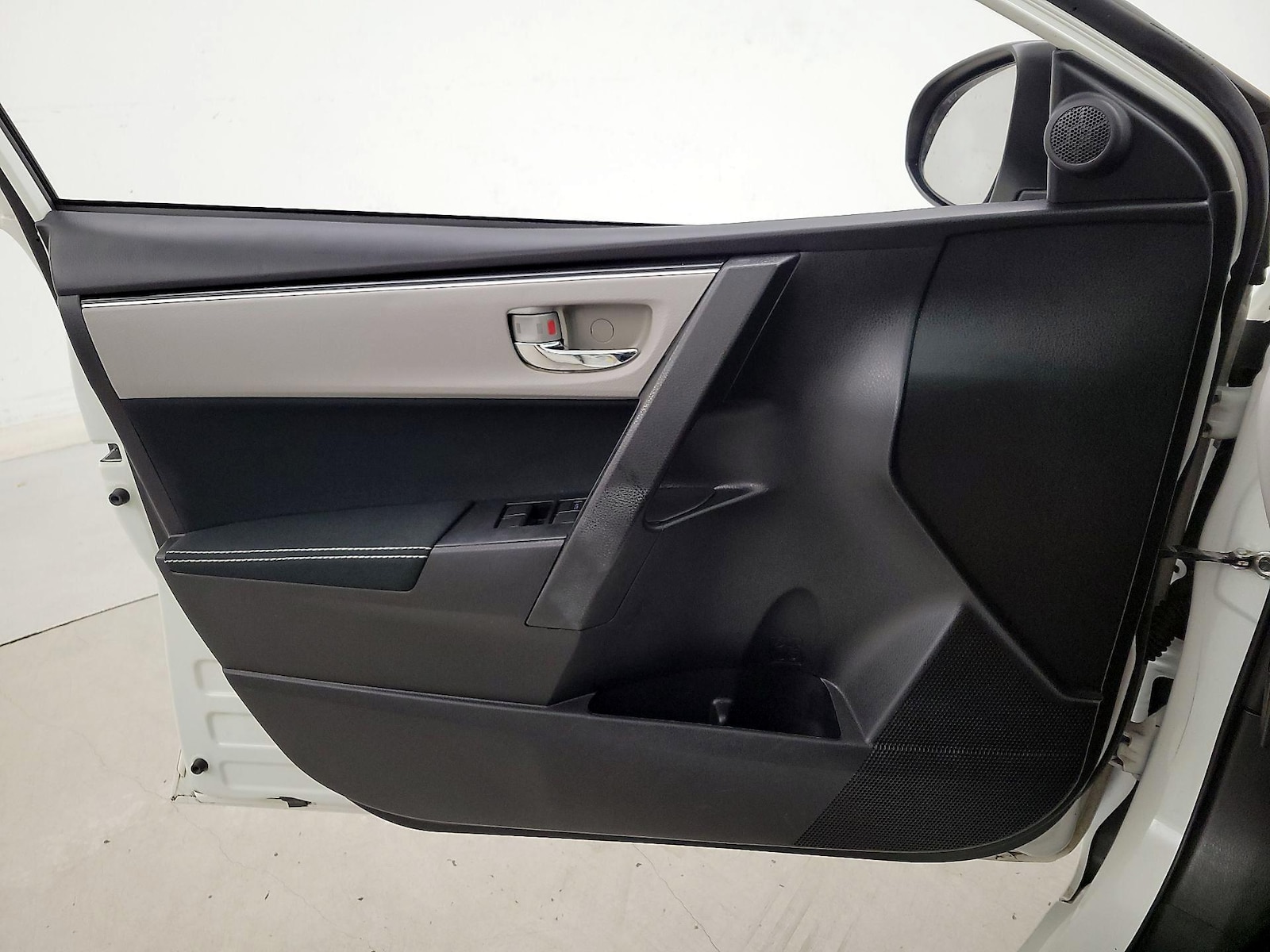 2018 Toyota Corolla LE - Photo 13