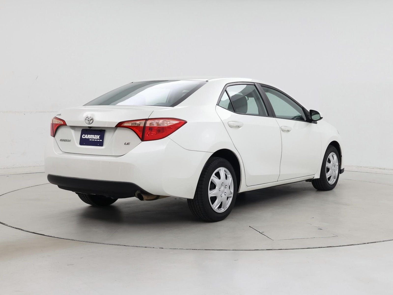 2018 Toyota Corolla LE - Photo 9