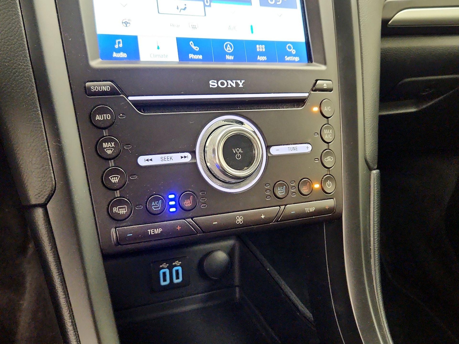 2020 Ford Fusion Energi Titanium - Photo 18
