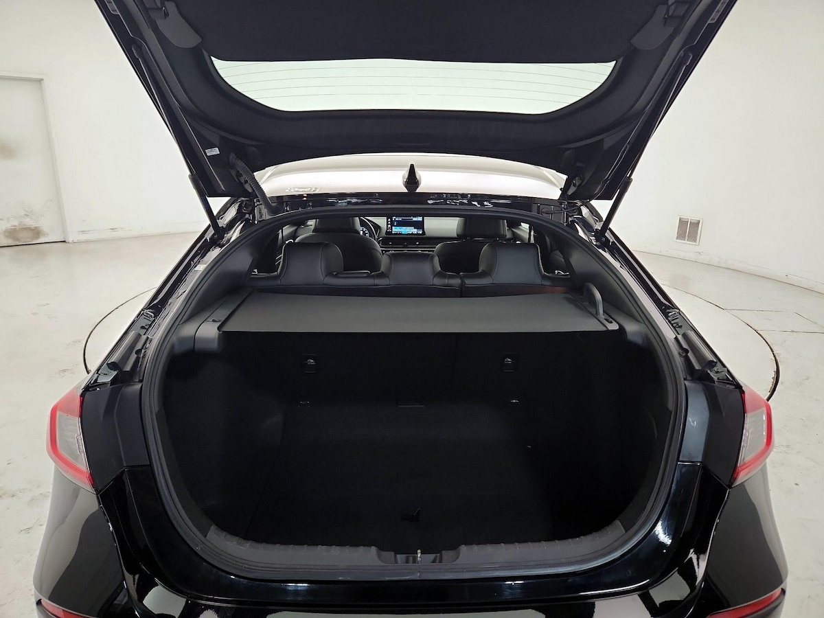 Trunk/Cargo (Seats Up)