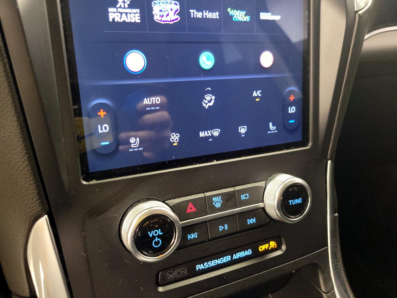 2024 Ford Edge Titanium - Photo 17