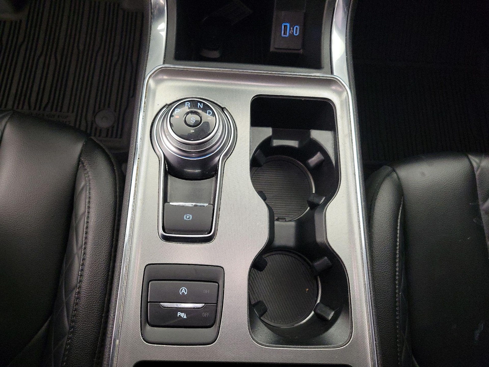 2024 Ford Edge Titanium - Photo 18