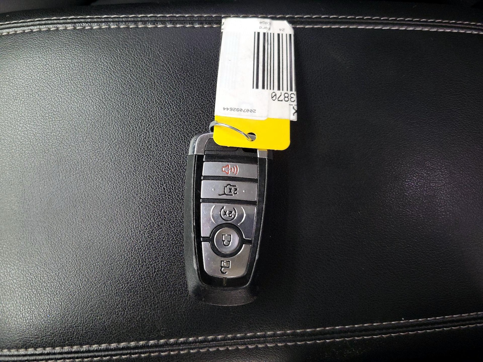 2024 Ford Edge Titanium - Photo 23