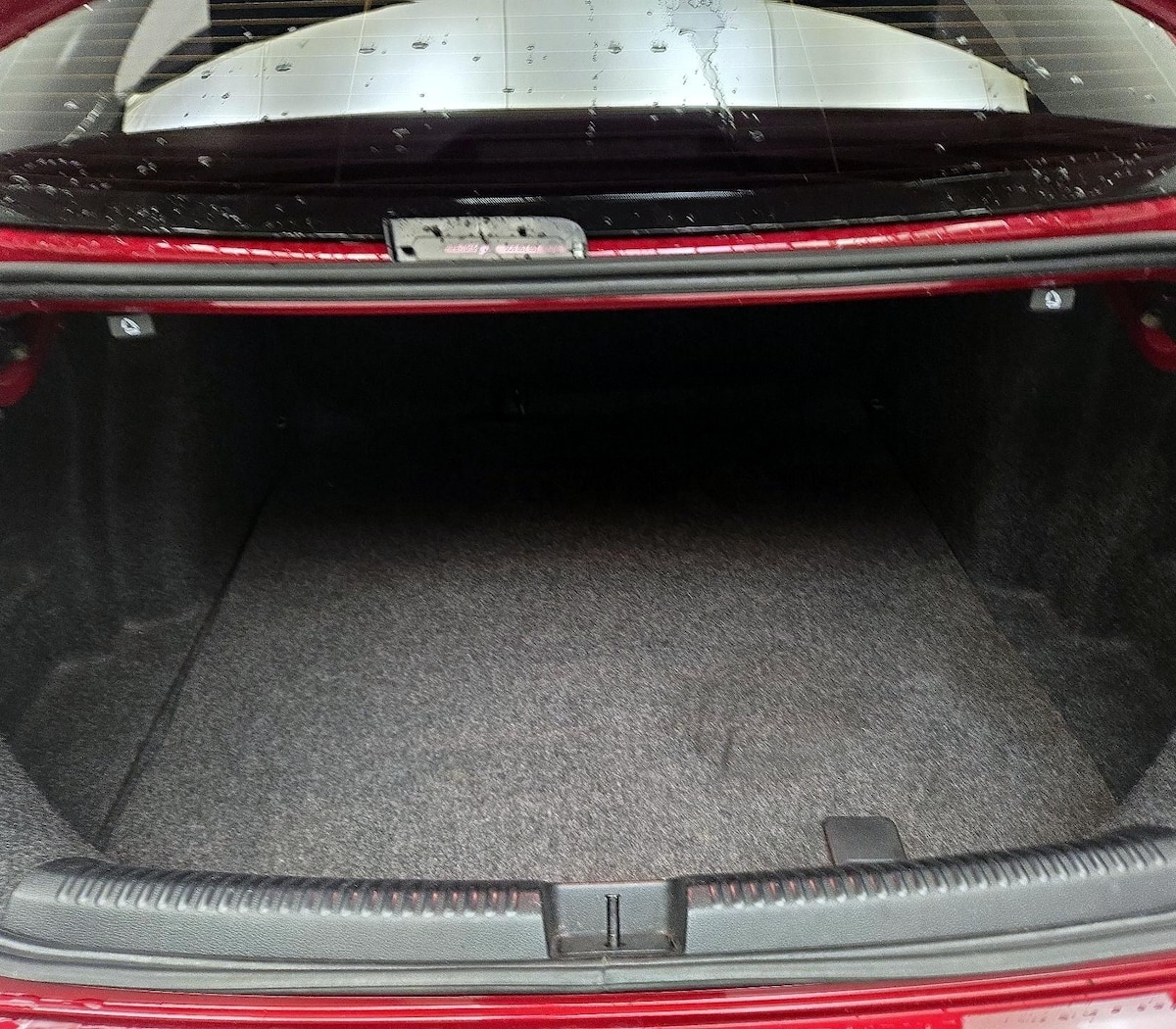 Trunk/Cargo (Seats Up)