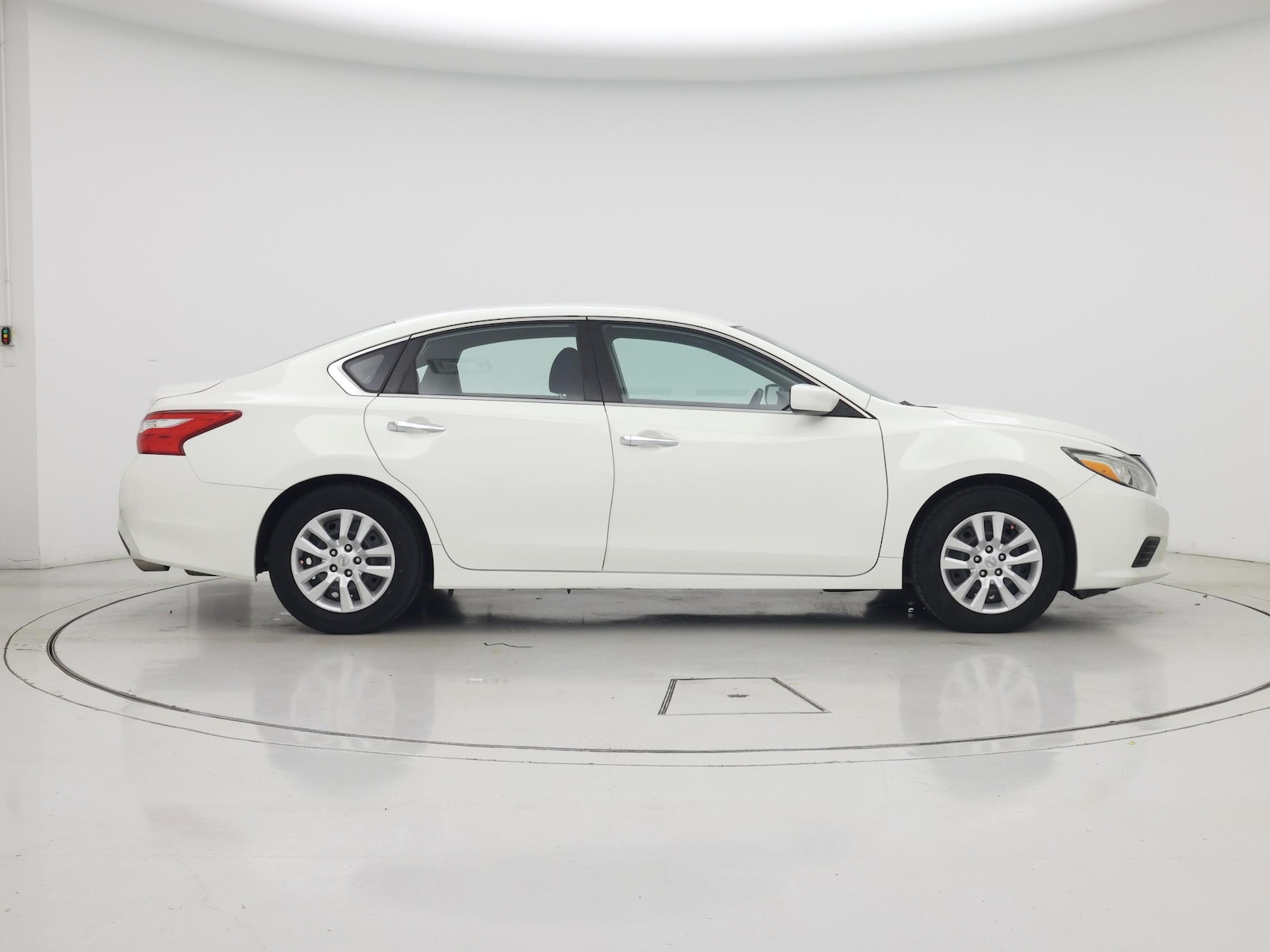 2016 Nissan Altima Base - Photo 8
