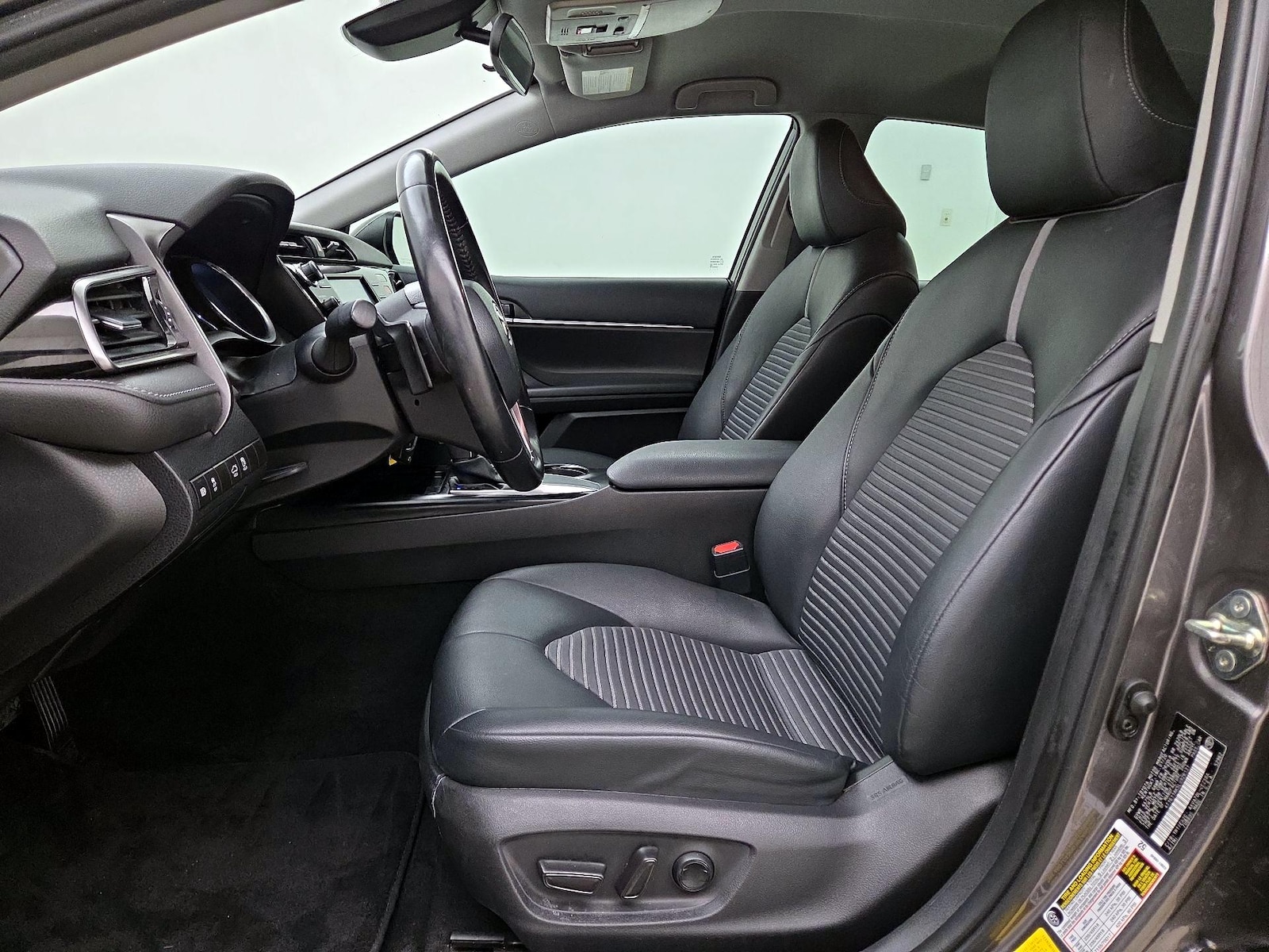 Power Seat(s) & Side Airbags