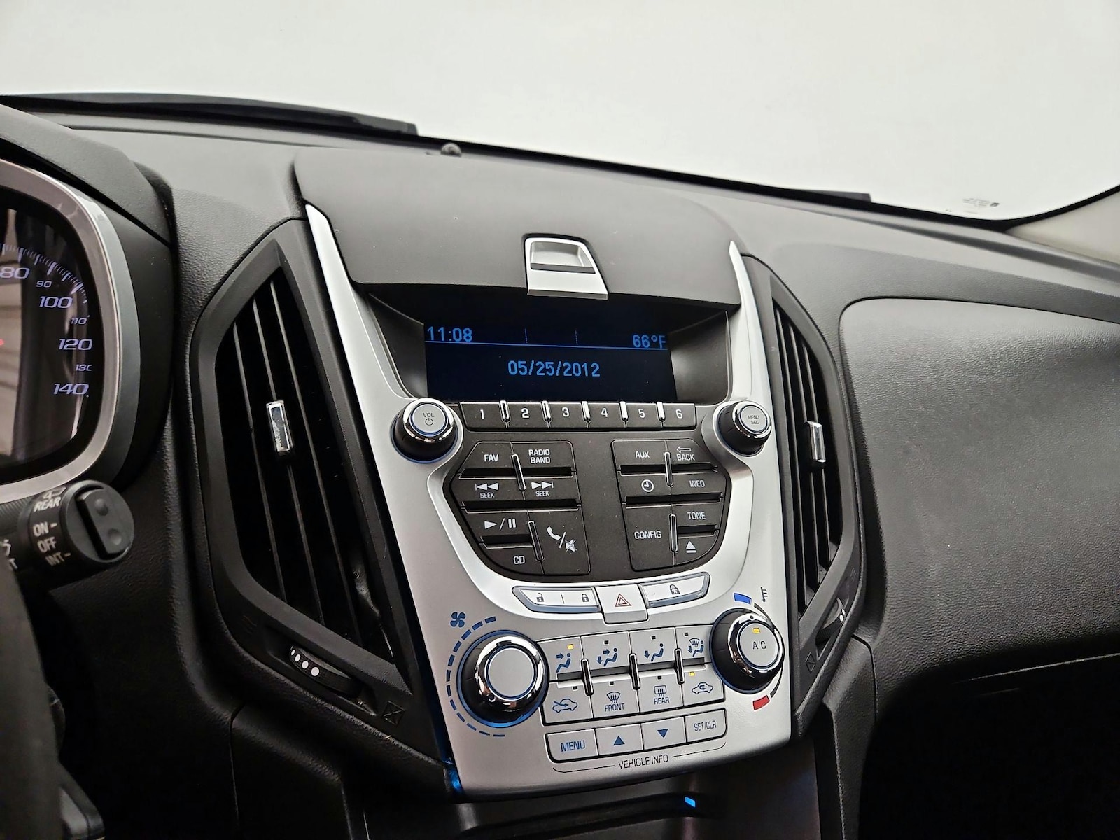 2015 Chevrolet Equinox LS - Photo 14