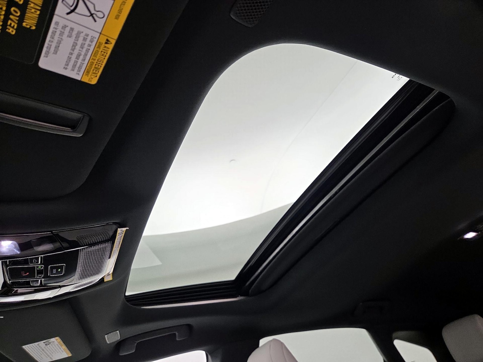 Sunroof(s) & Overhead Airbags