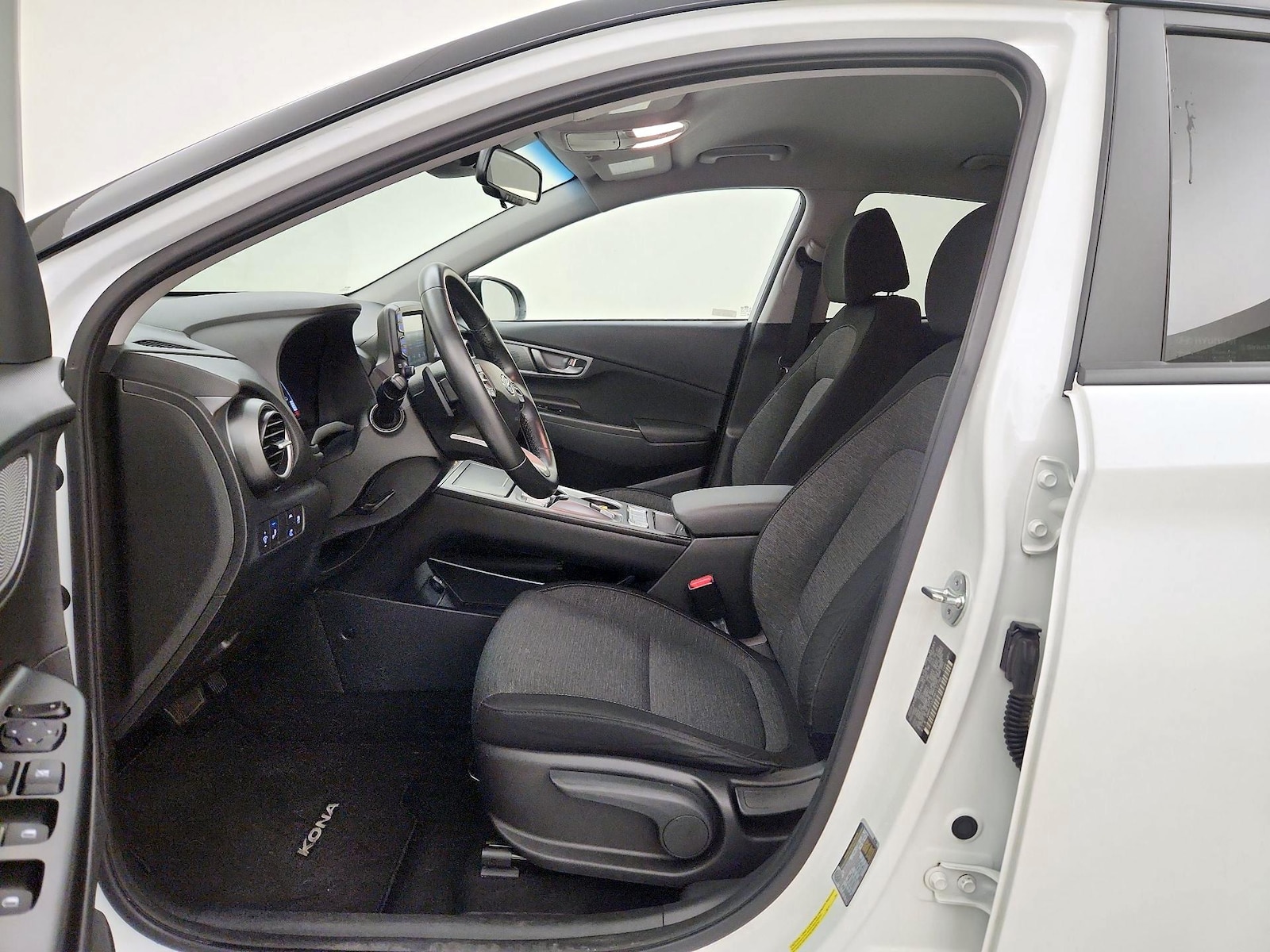 2021 Hyundai Kona EV SEL - Photo 12