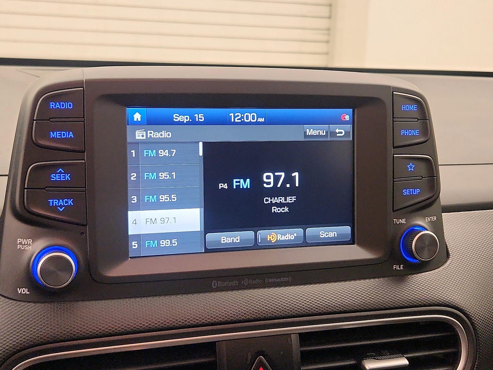 2021 Hyundai Kona EV SEL - Photo 16