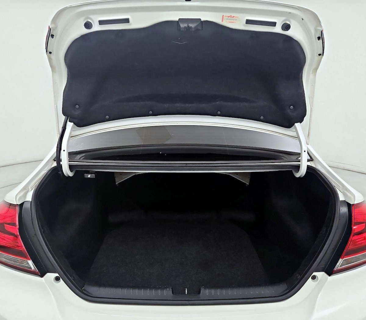 Trunk/Cargo (Seats Up)