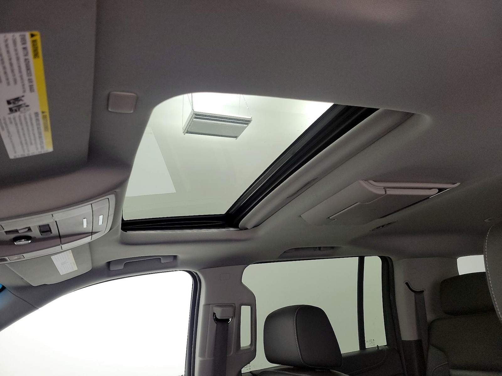 Sunroof(s) & Overhead Airbags
