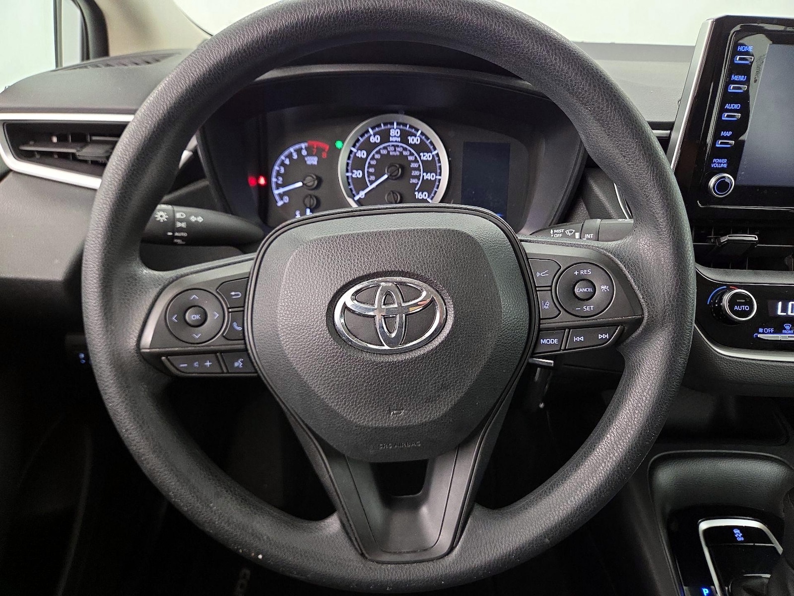 2020 Toyota Corolla LE - Photo 11