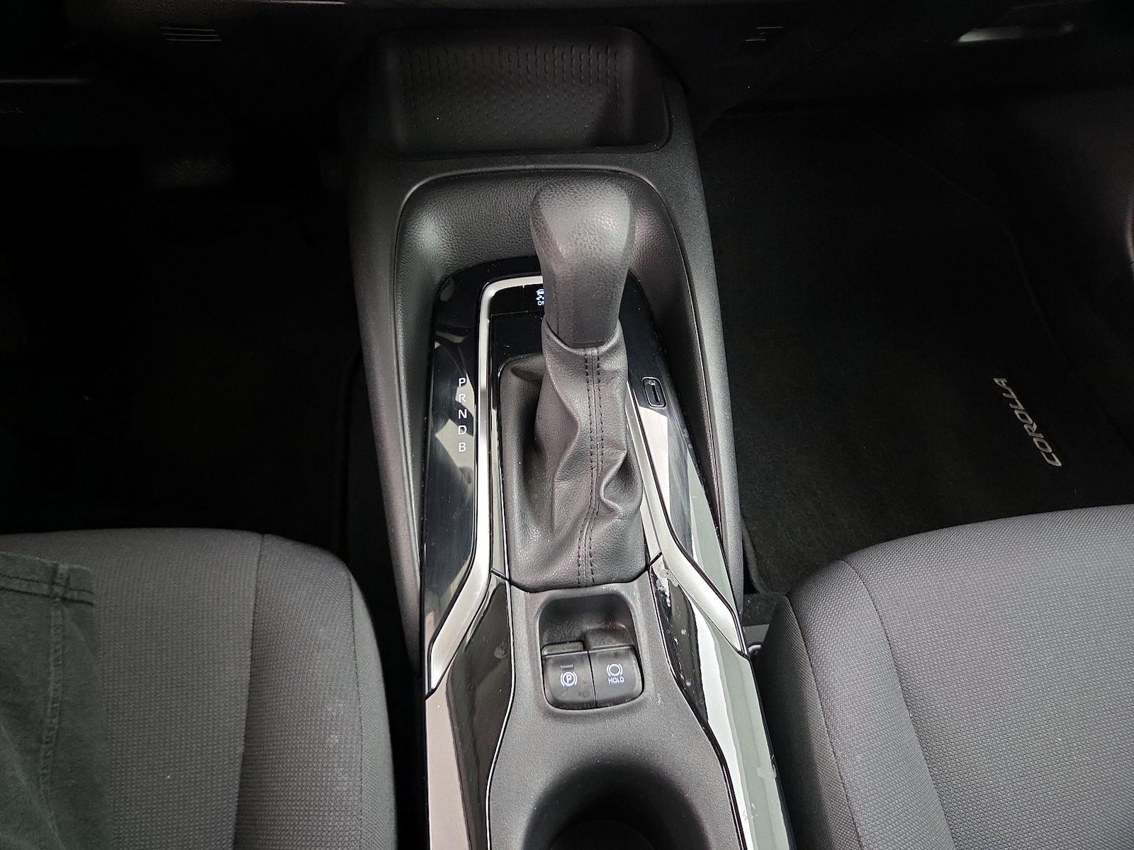 2020 Toyota Corolla LE - Photo 18