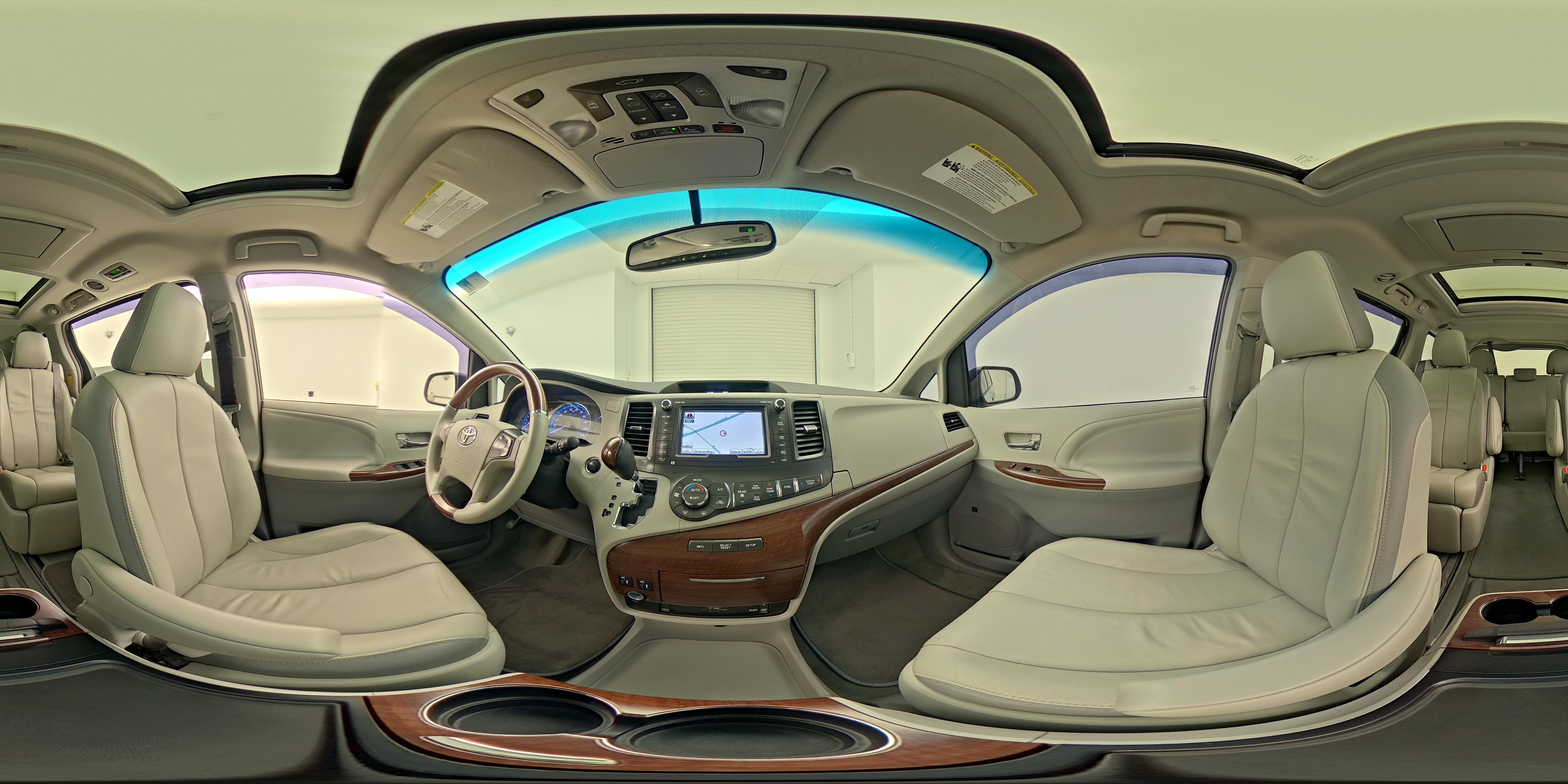 2014 Toyota Sienna Limited - Photo 31