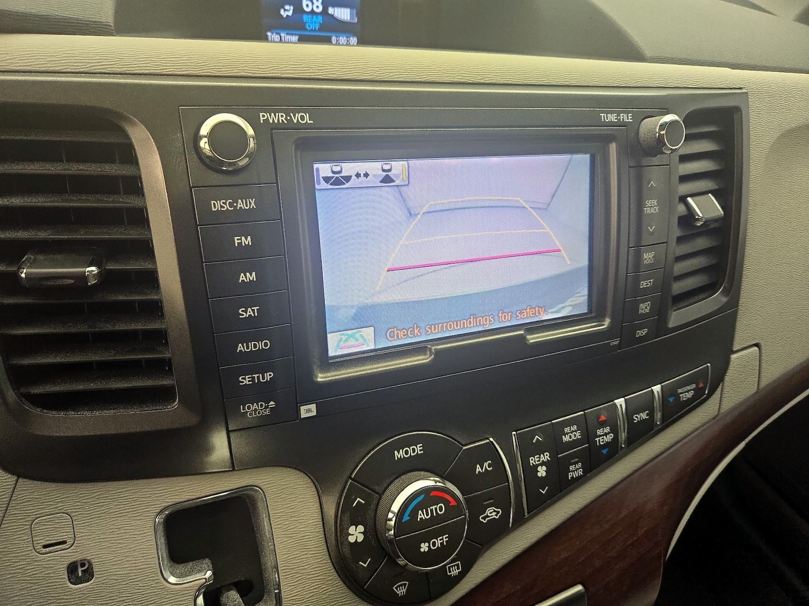 2014 Toyota Sienna Limited - Photo 16