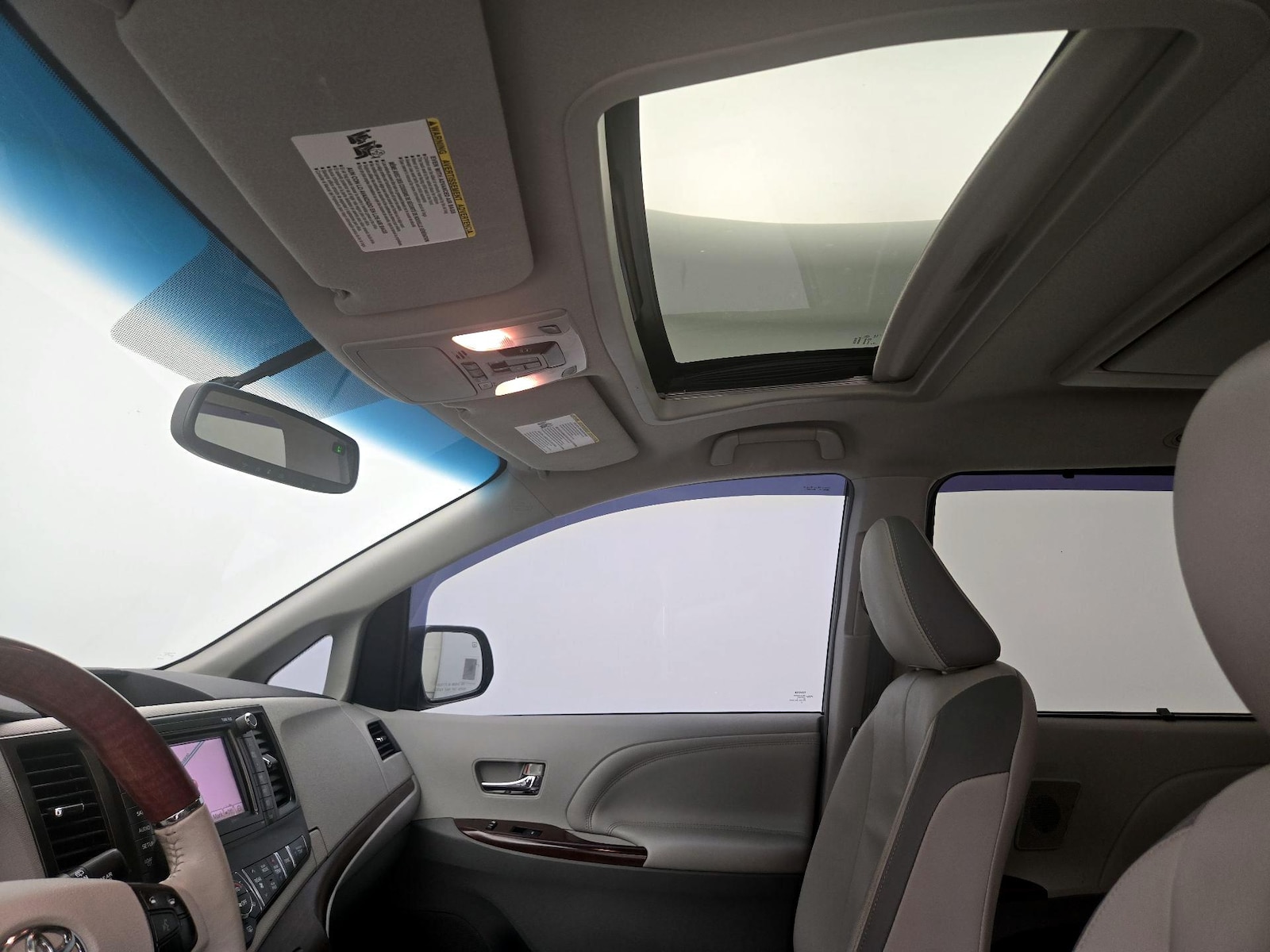 Sunroof(s) & Overhead Airbags