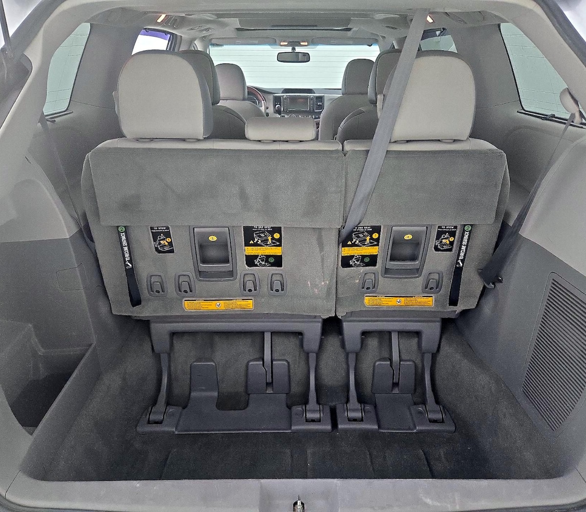 Trunk/Cargo (Seats Up)