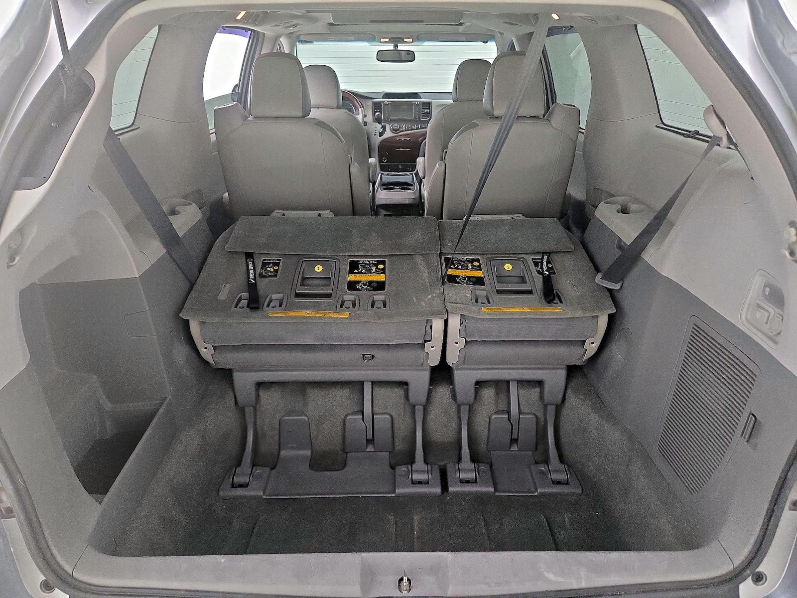 2014 Toyota Sienna Limited - Photo 25
