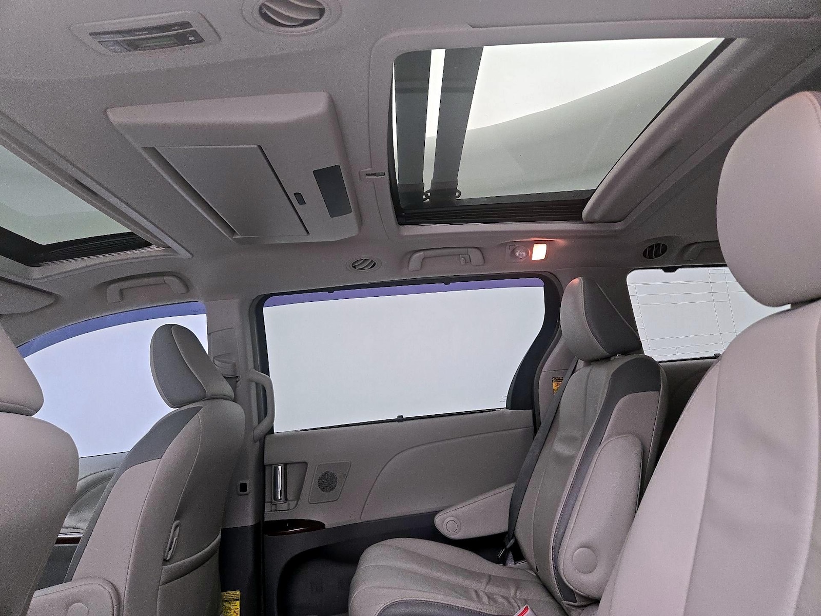 2014 Toyota Sienna Limited - Photo 27
