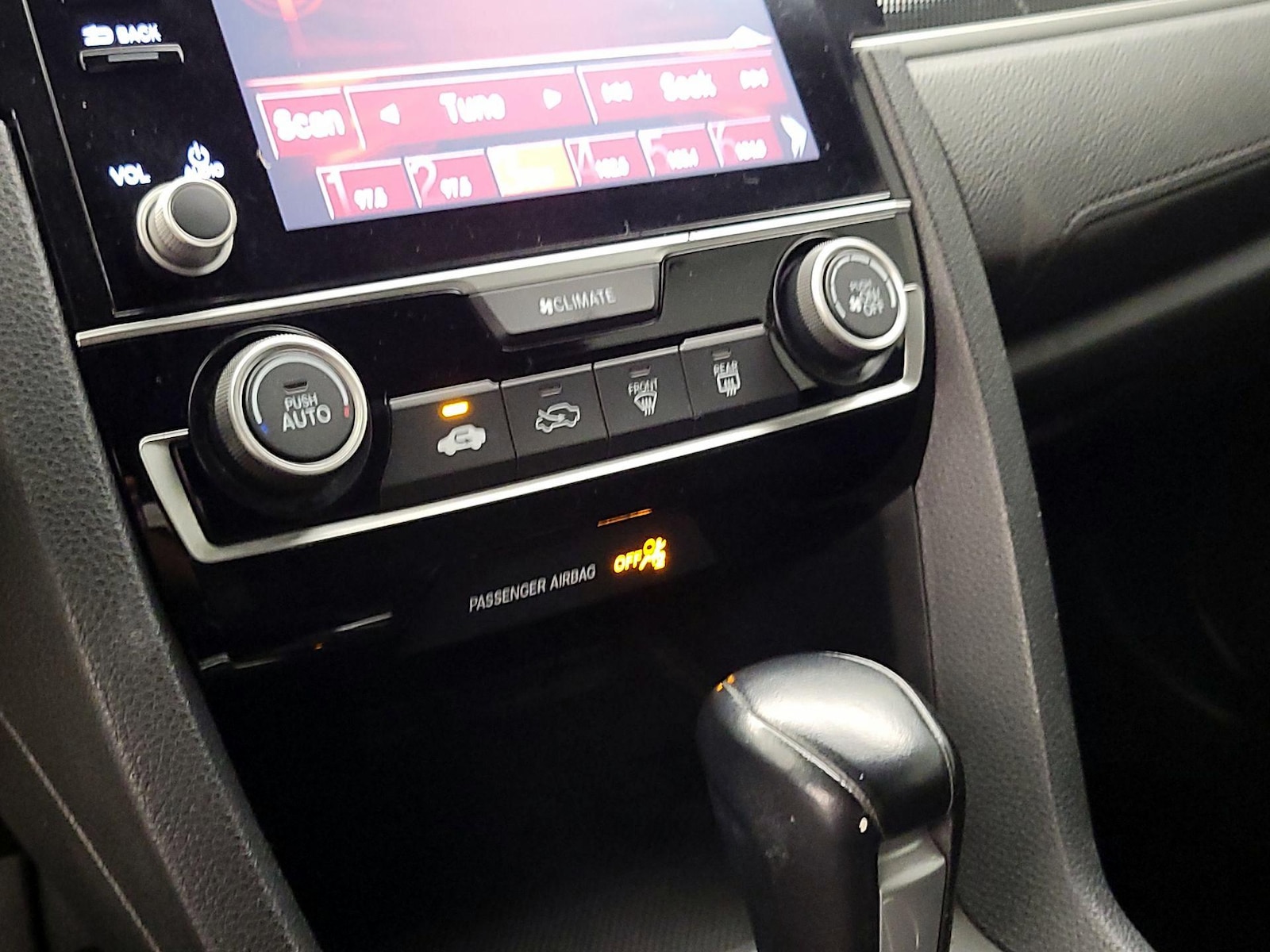 2019 Honda Civic Sport - Photo 17
