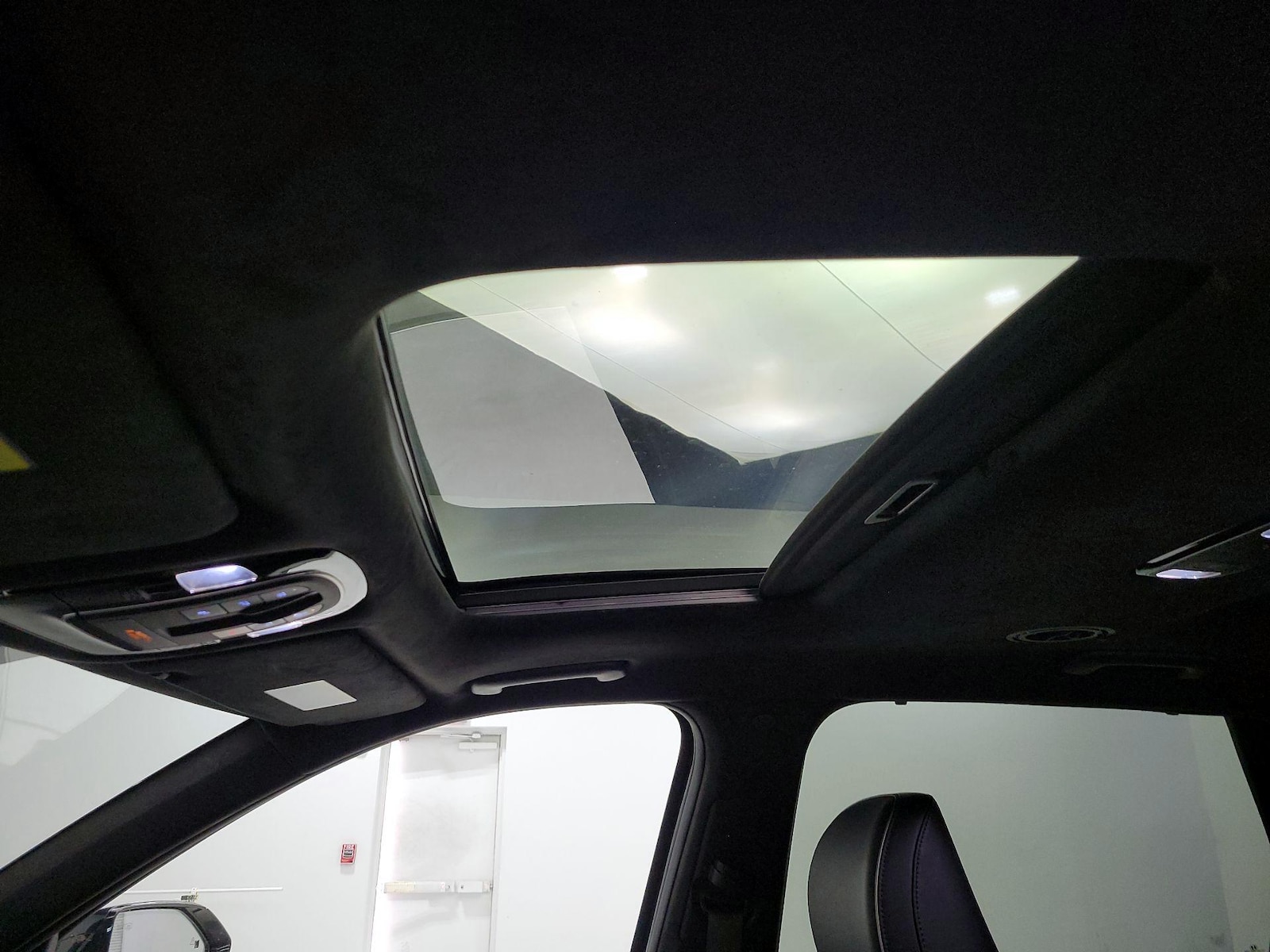 Sunroof(s) & Skylight(s)