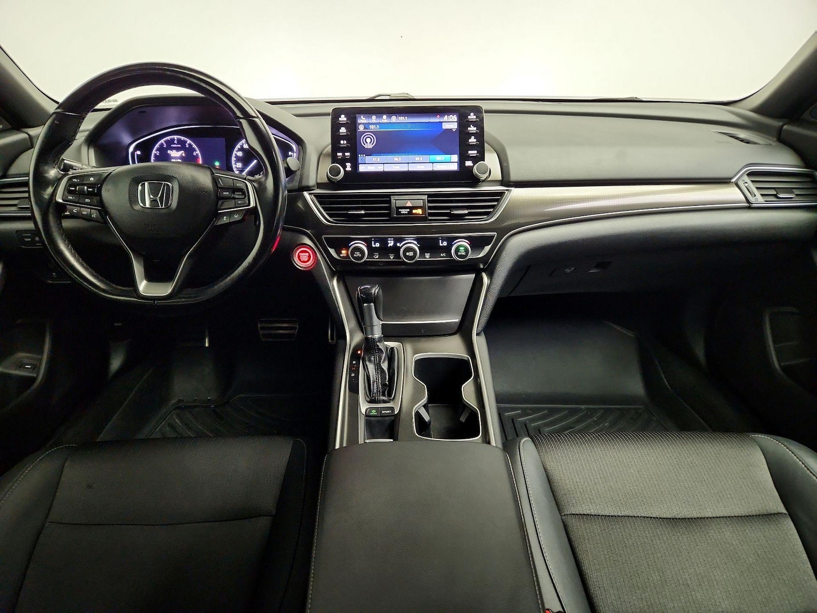Apple CarPlay® & Android Auto™