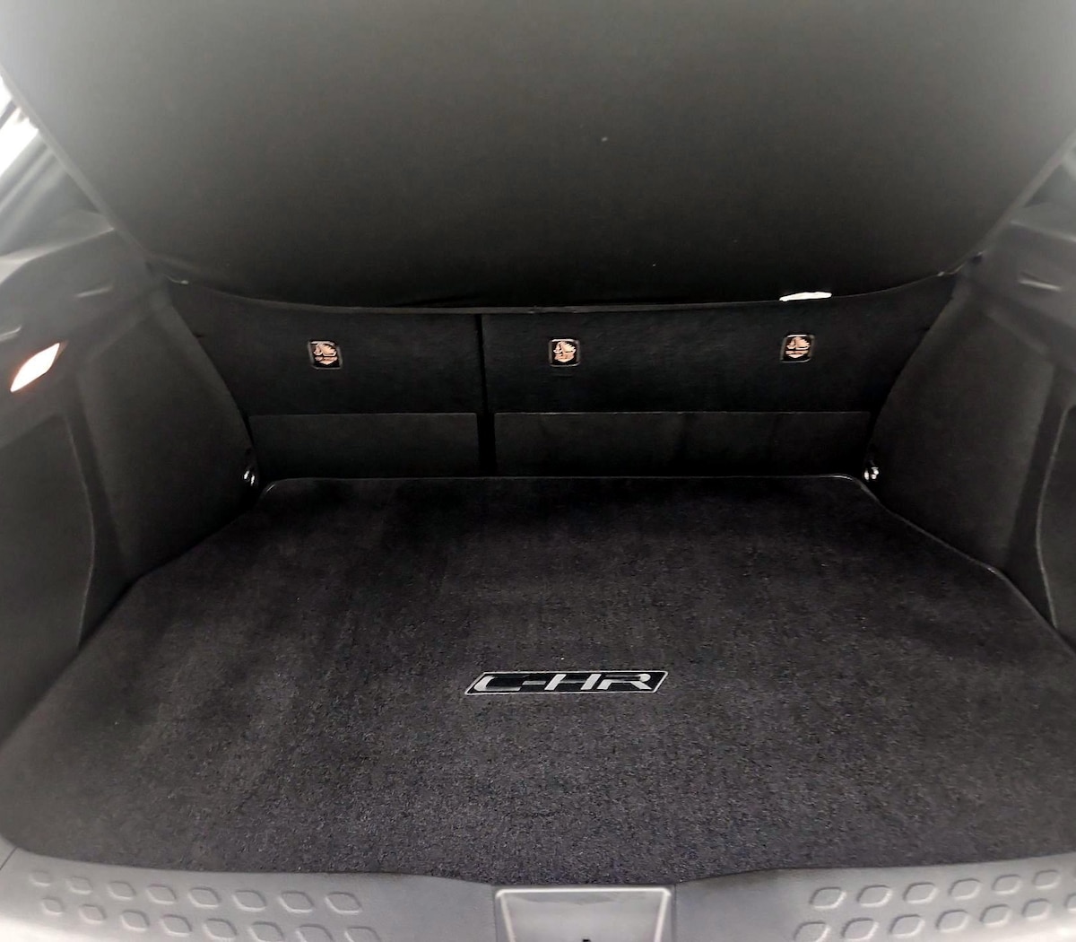 Trunk/Cargo (Seats Up)