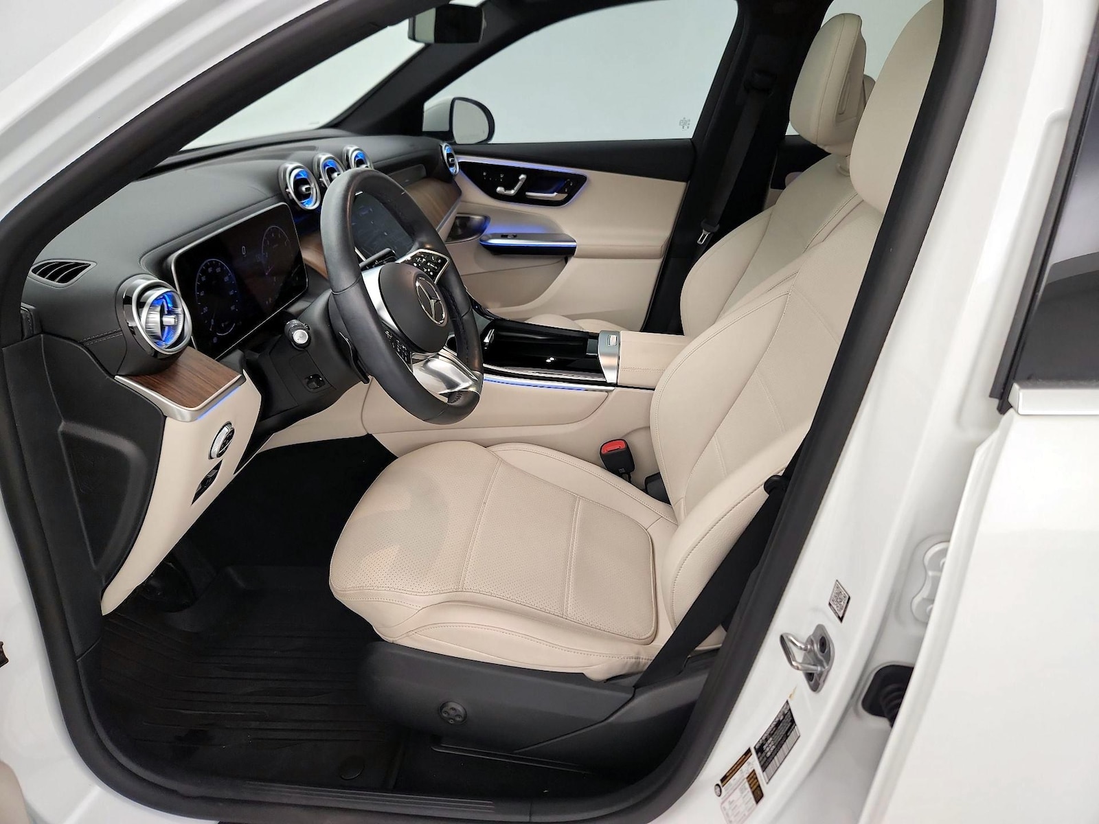 2023 Mercedes-Benz GLC GLC 300 - Photo 12