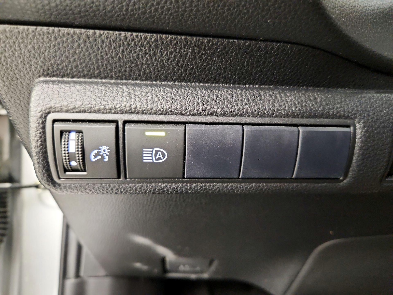 2021 Toyota Corolla LE - Photo 14