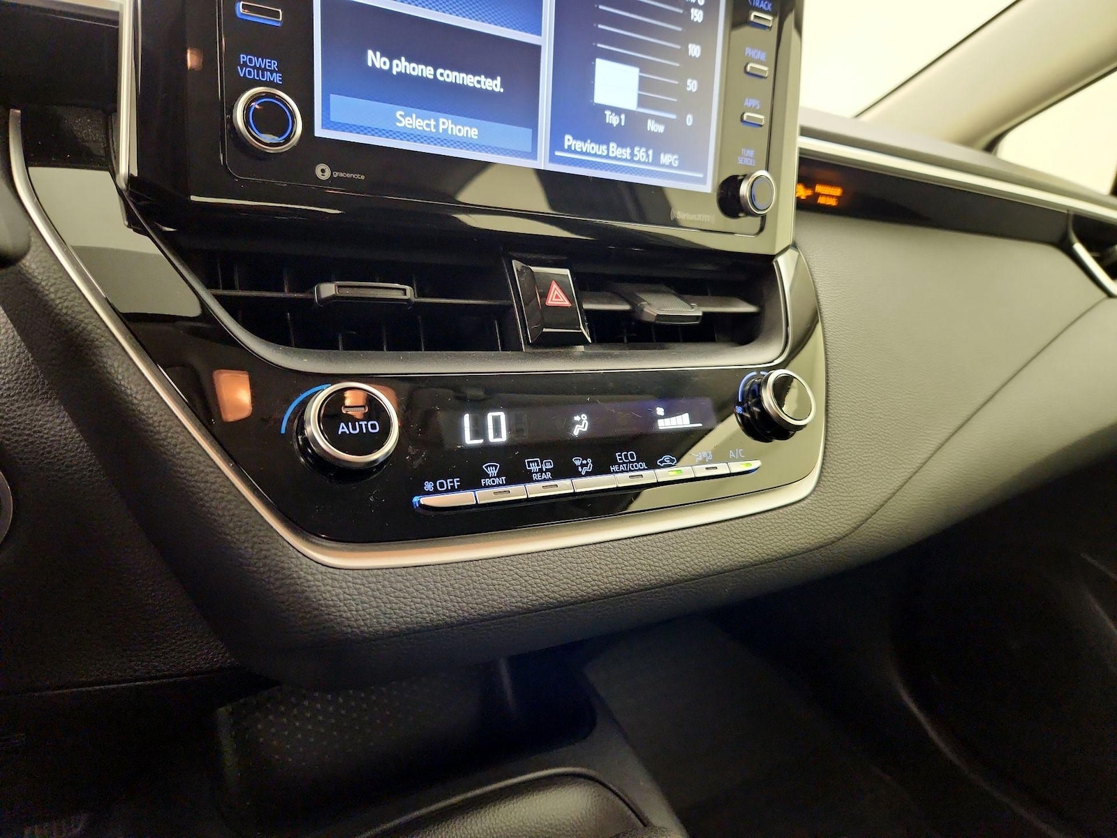 2021 Toyota Corolla LE - Photo 17