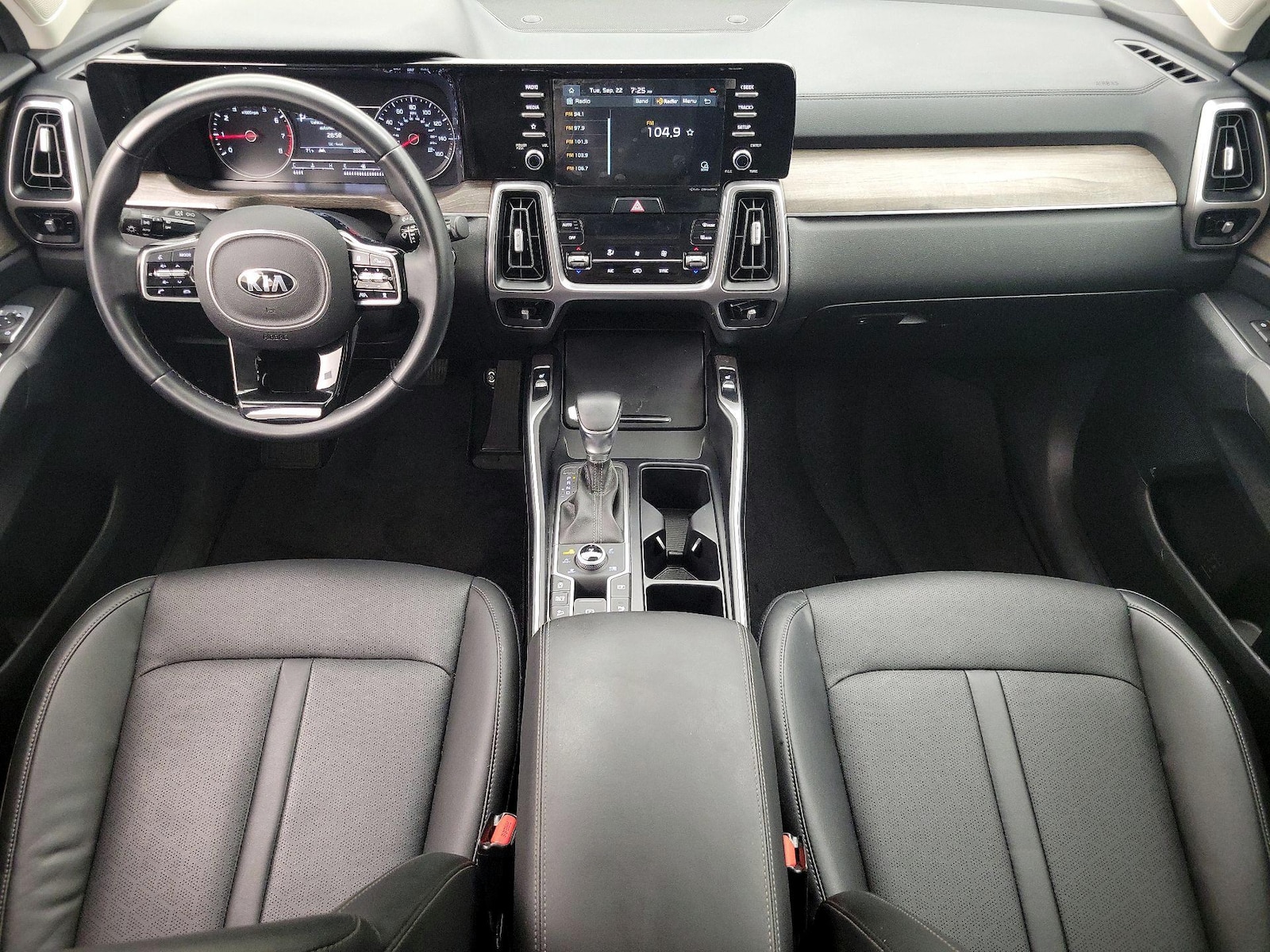 2021 Kia Sorento EX - Photo 10