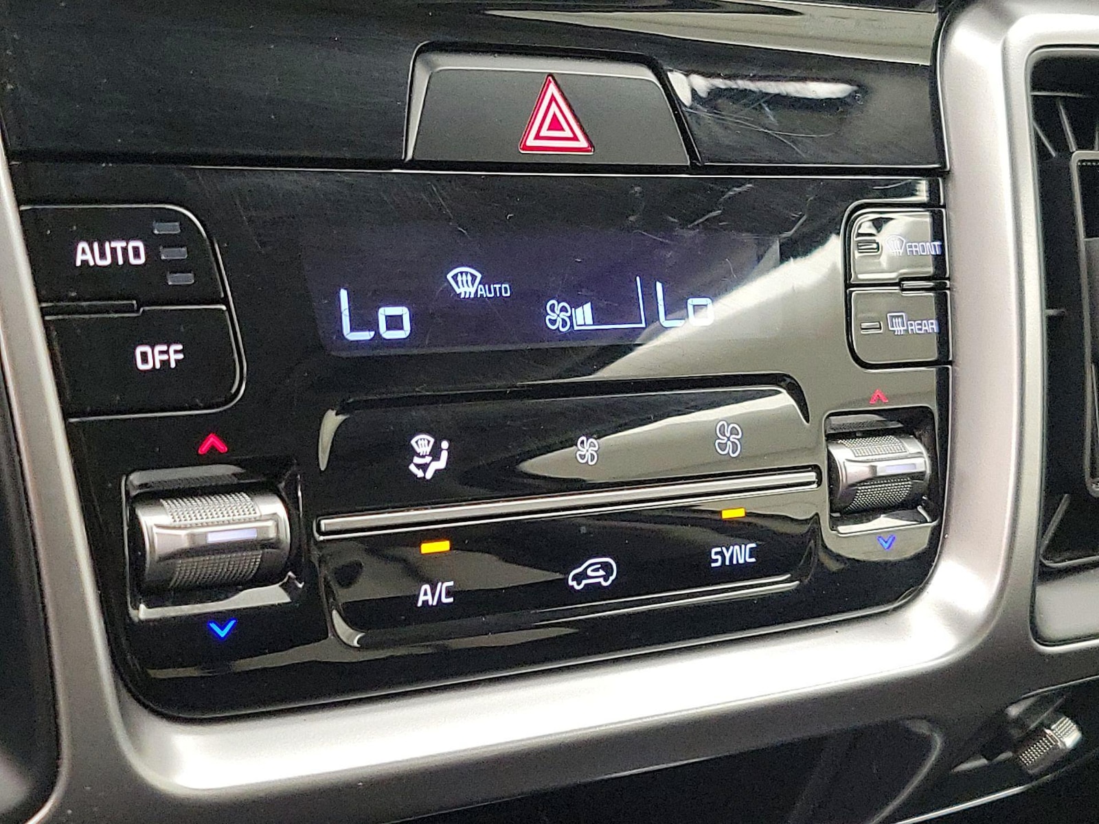 2021 Kia Sorento EX - Photo 17