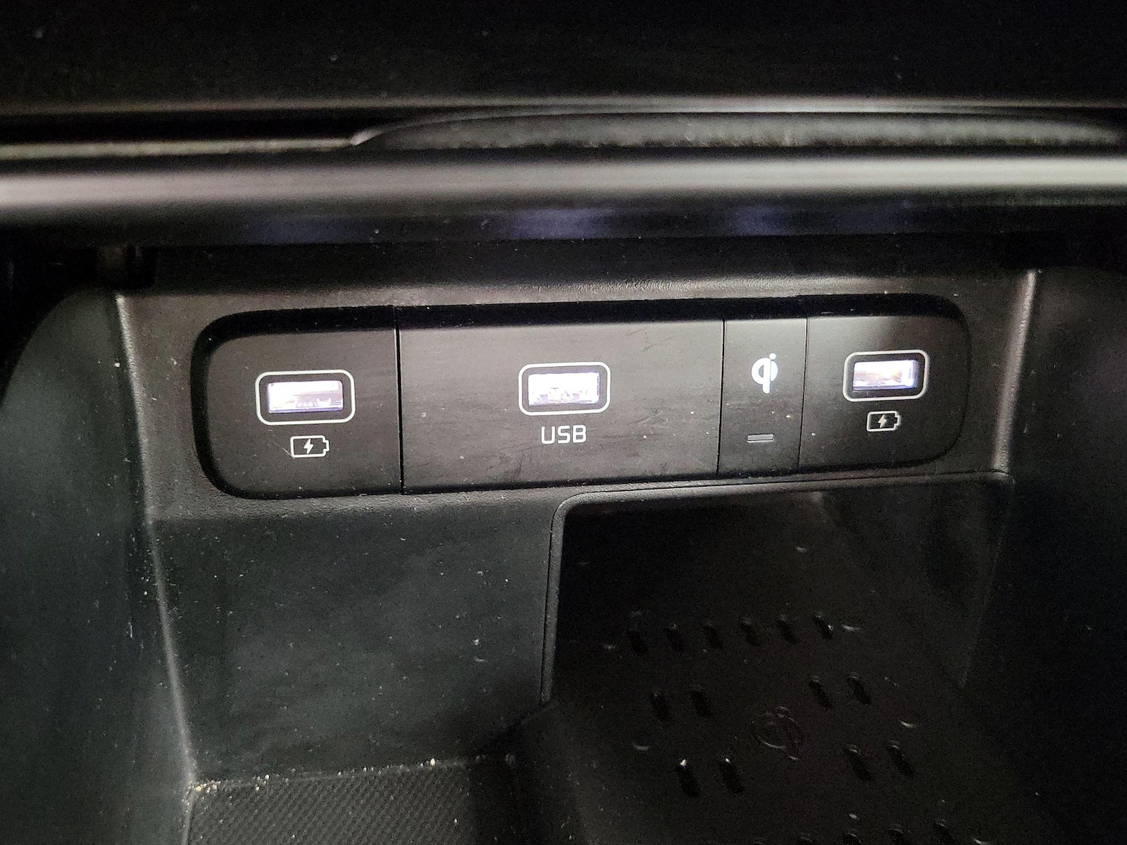 2021 Kia Sorento EX - Photo 19