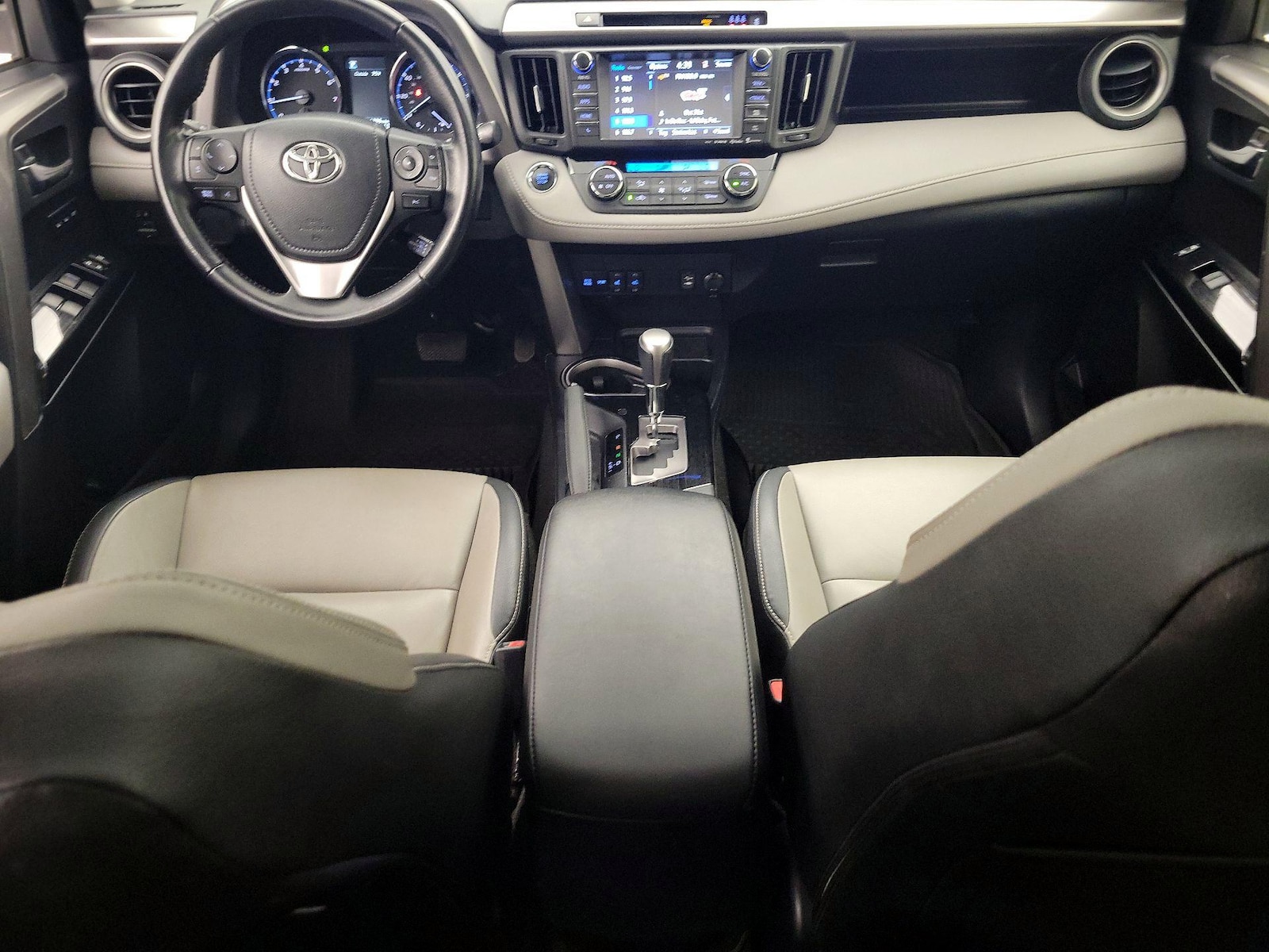 2017 Toyota RAV4 Limited - Photo 10