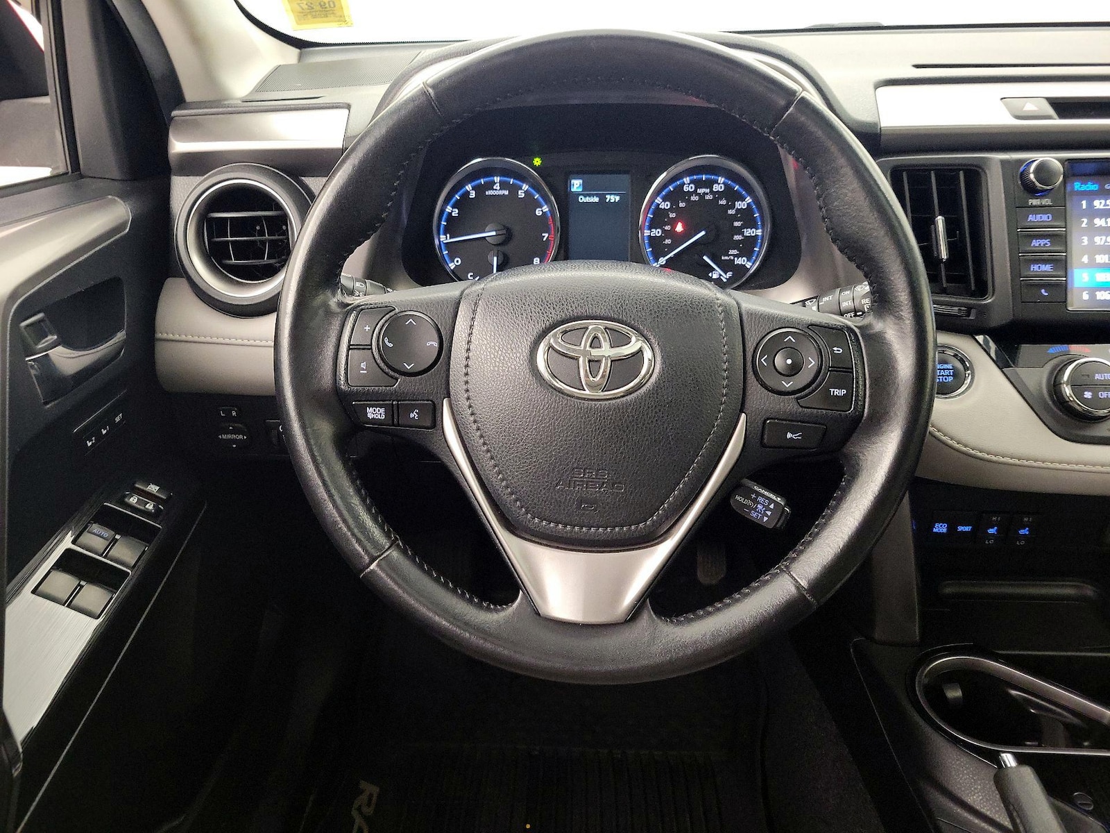 2017 Toyota RAV4 Limited - Photo 11