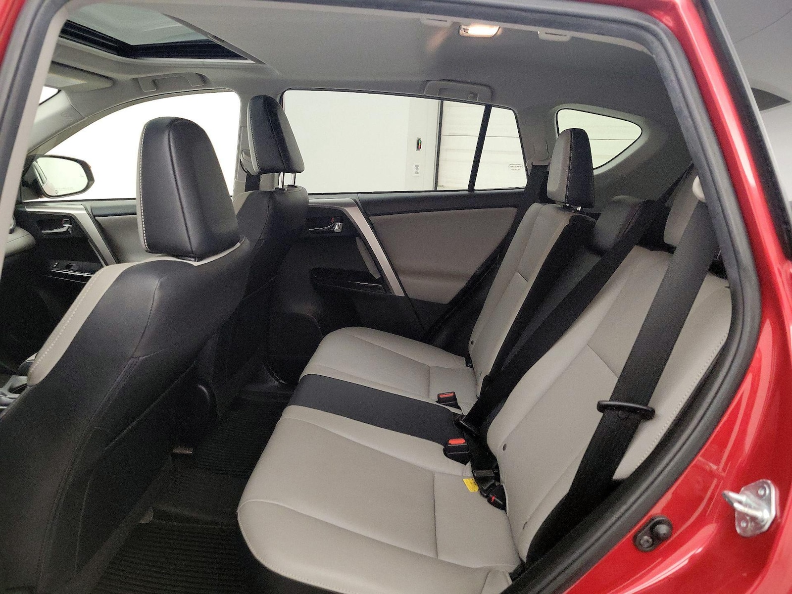 2017 Toyota RAV4 Limited - Photo 21
